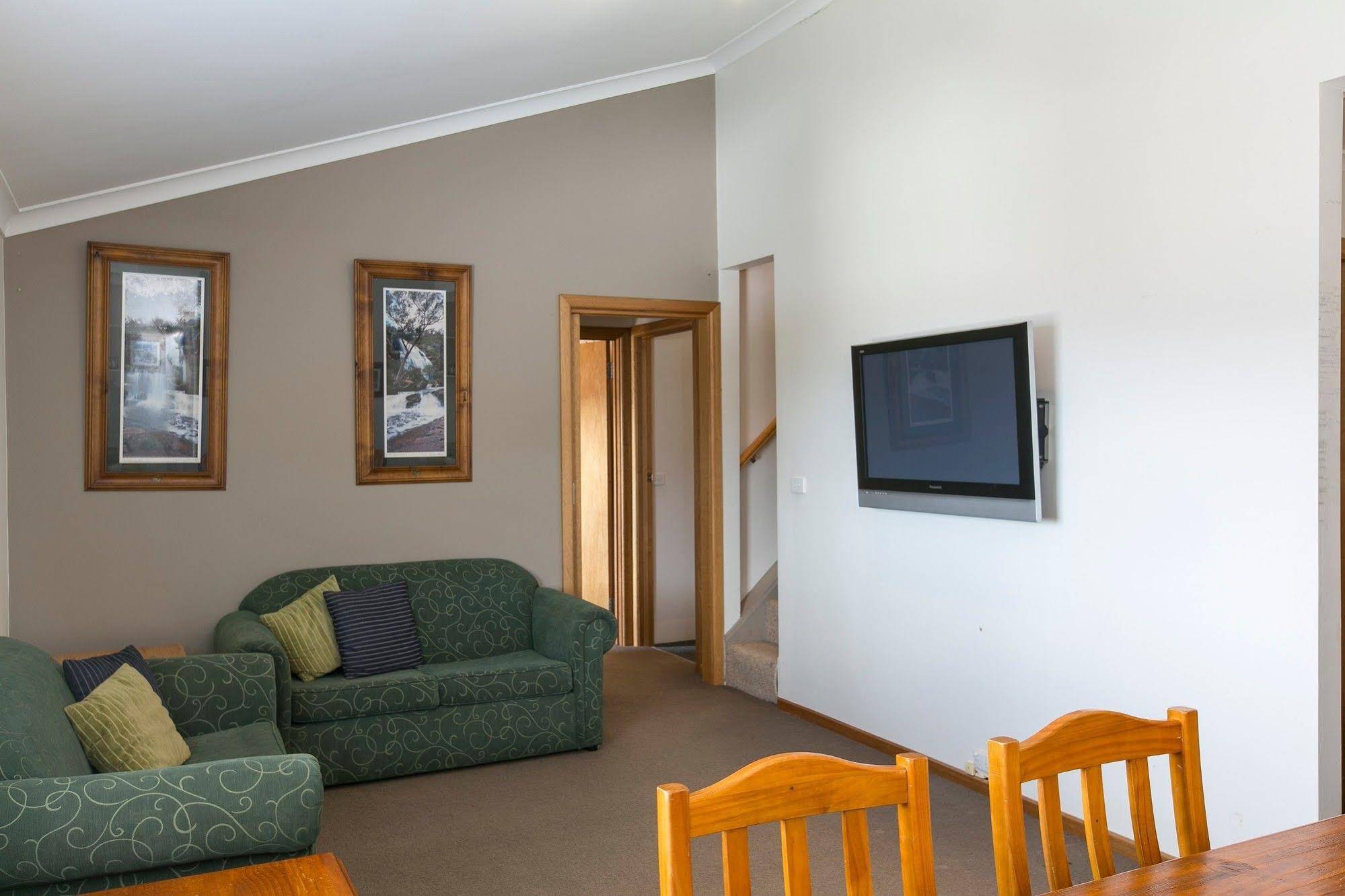 Cooroona Alpine Lodge