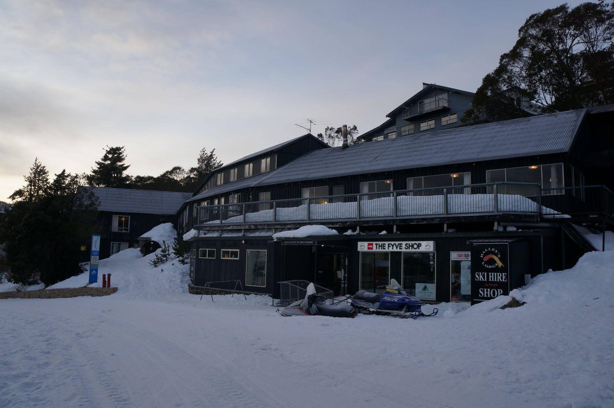 Halleys Lodge