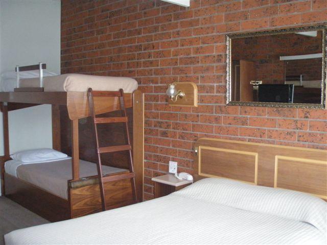 Abbotswood Motor Inn