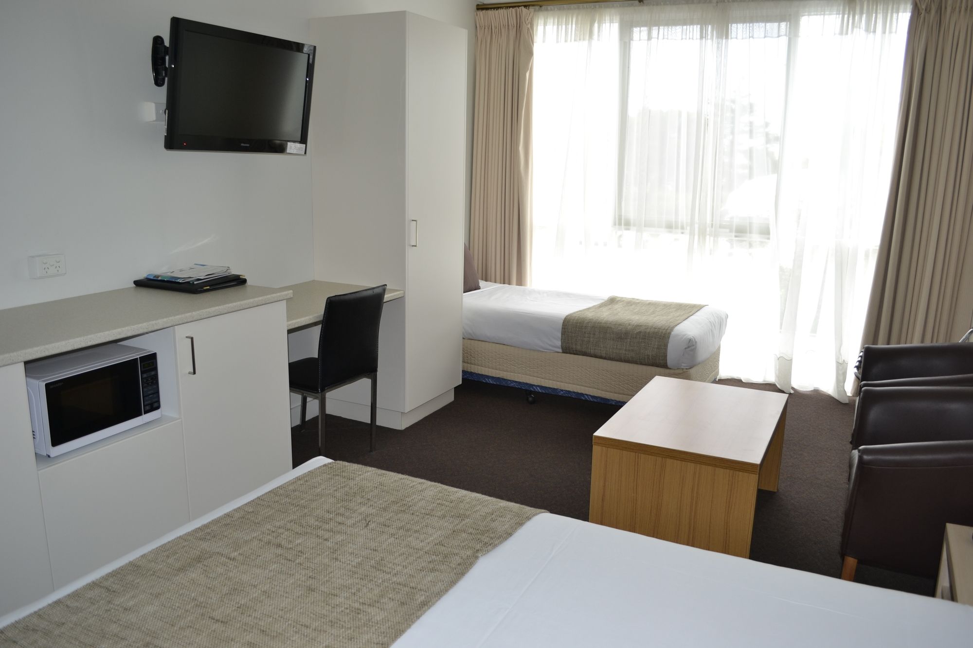 Admiralty Inn