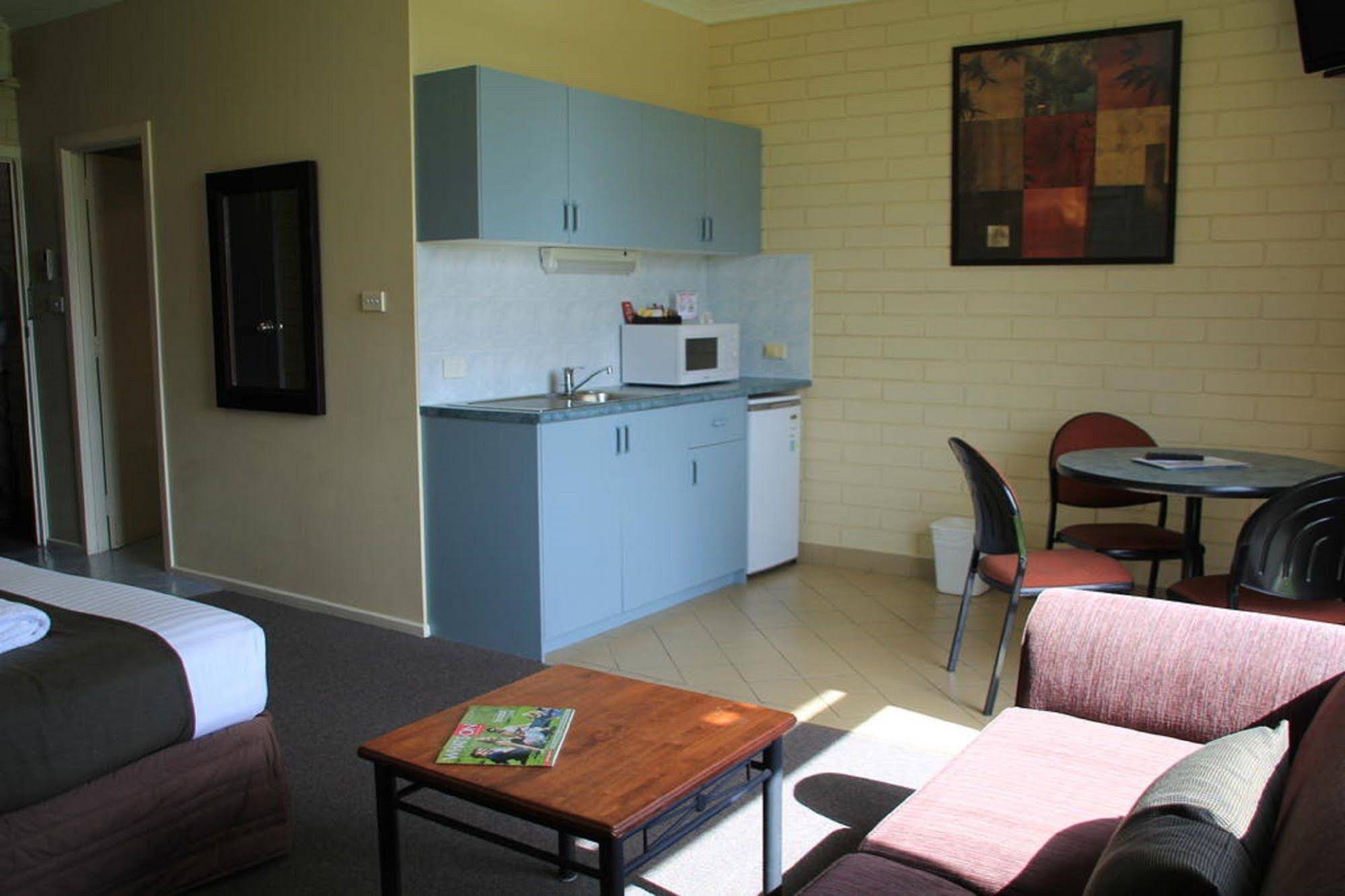 Parkside Motel