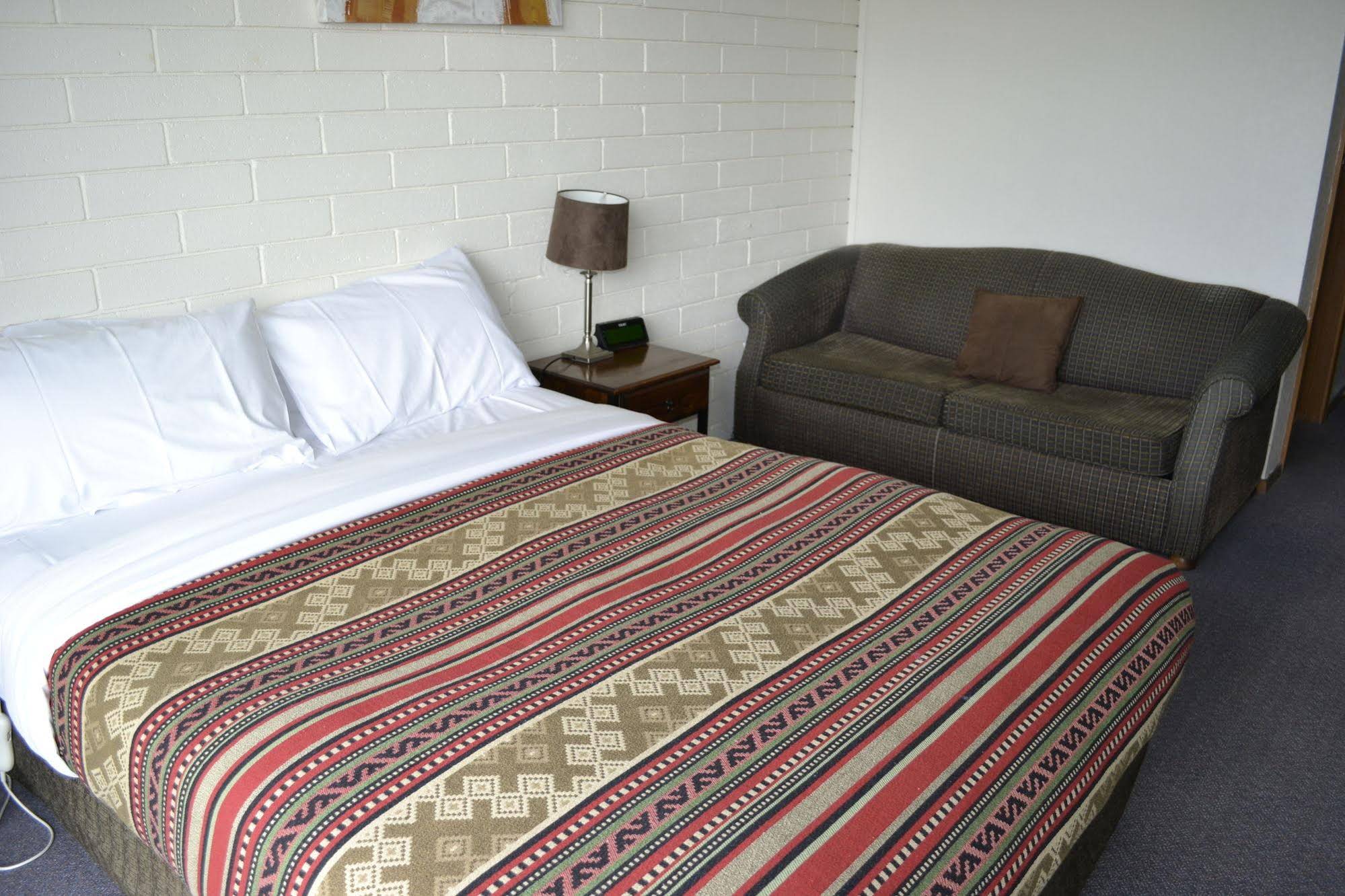 Parkside Motel
