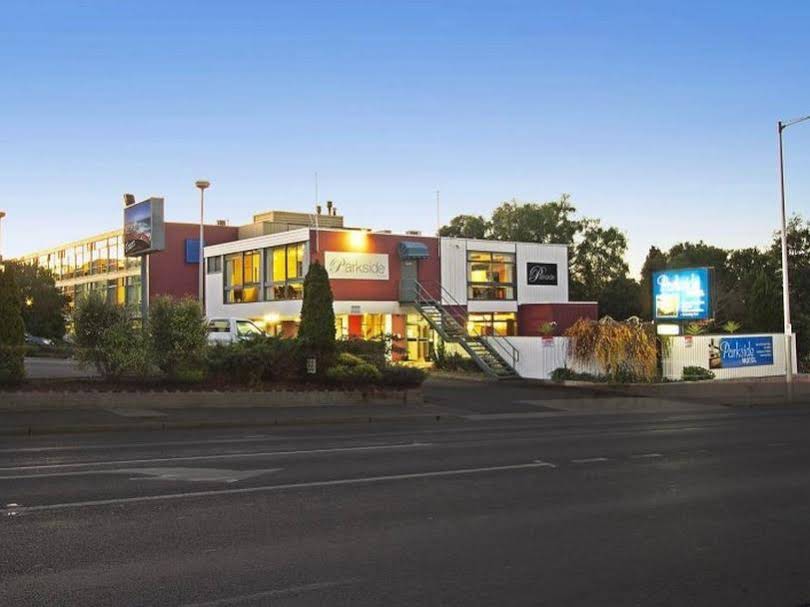 Parkside Motel