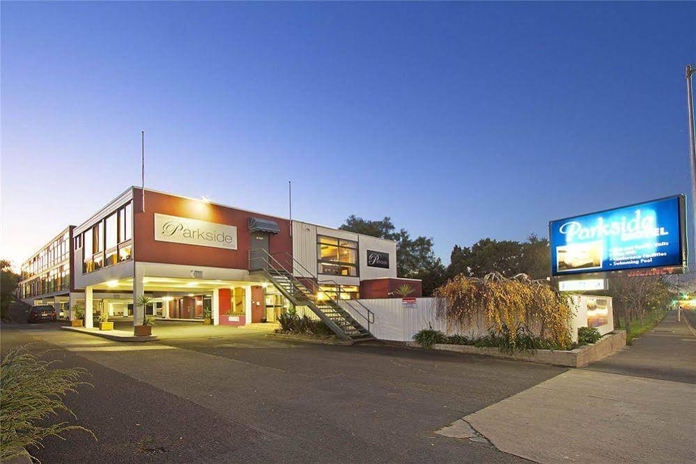 Parkside Motel