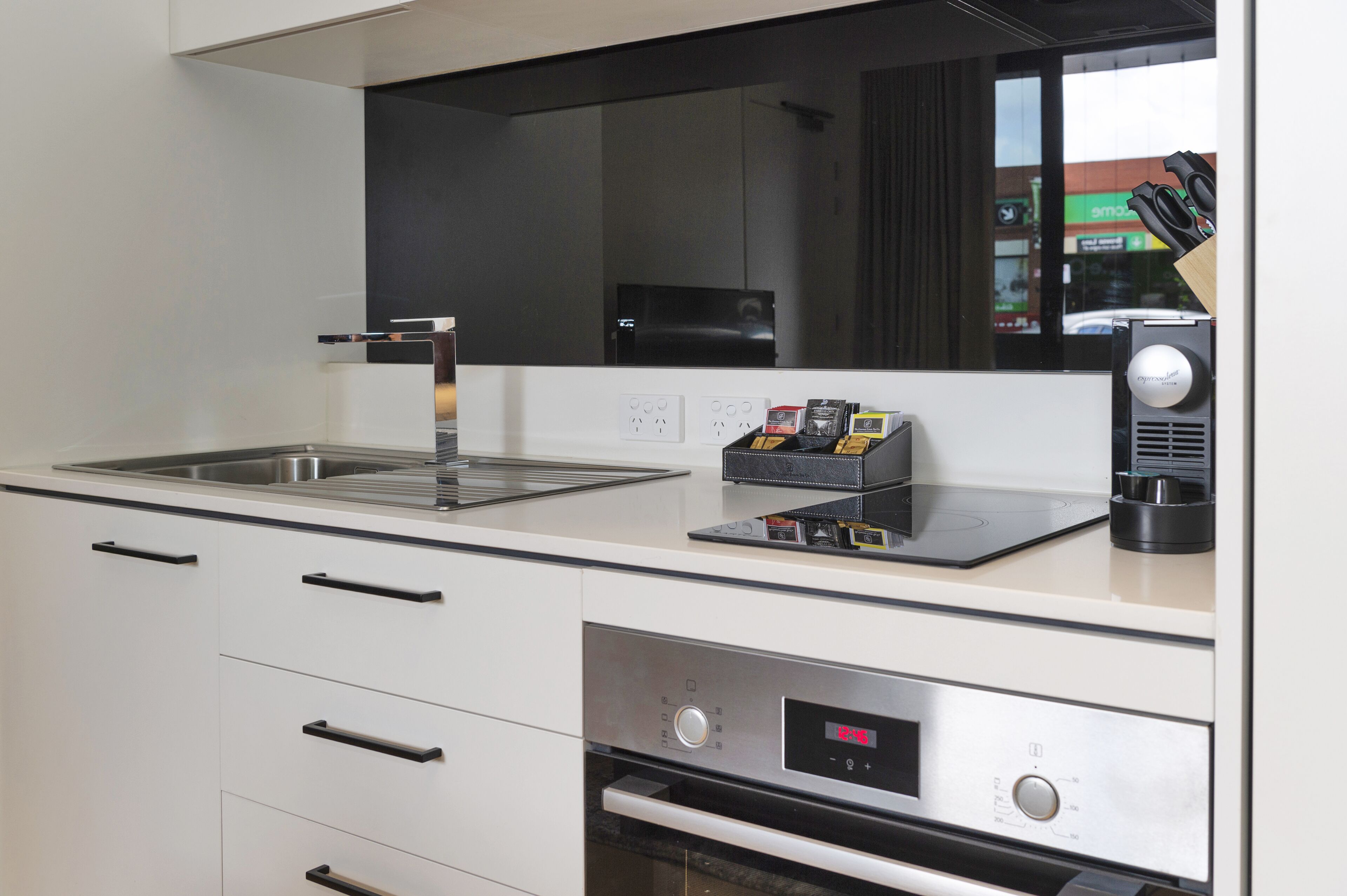 R Hotel Geelong