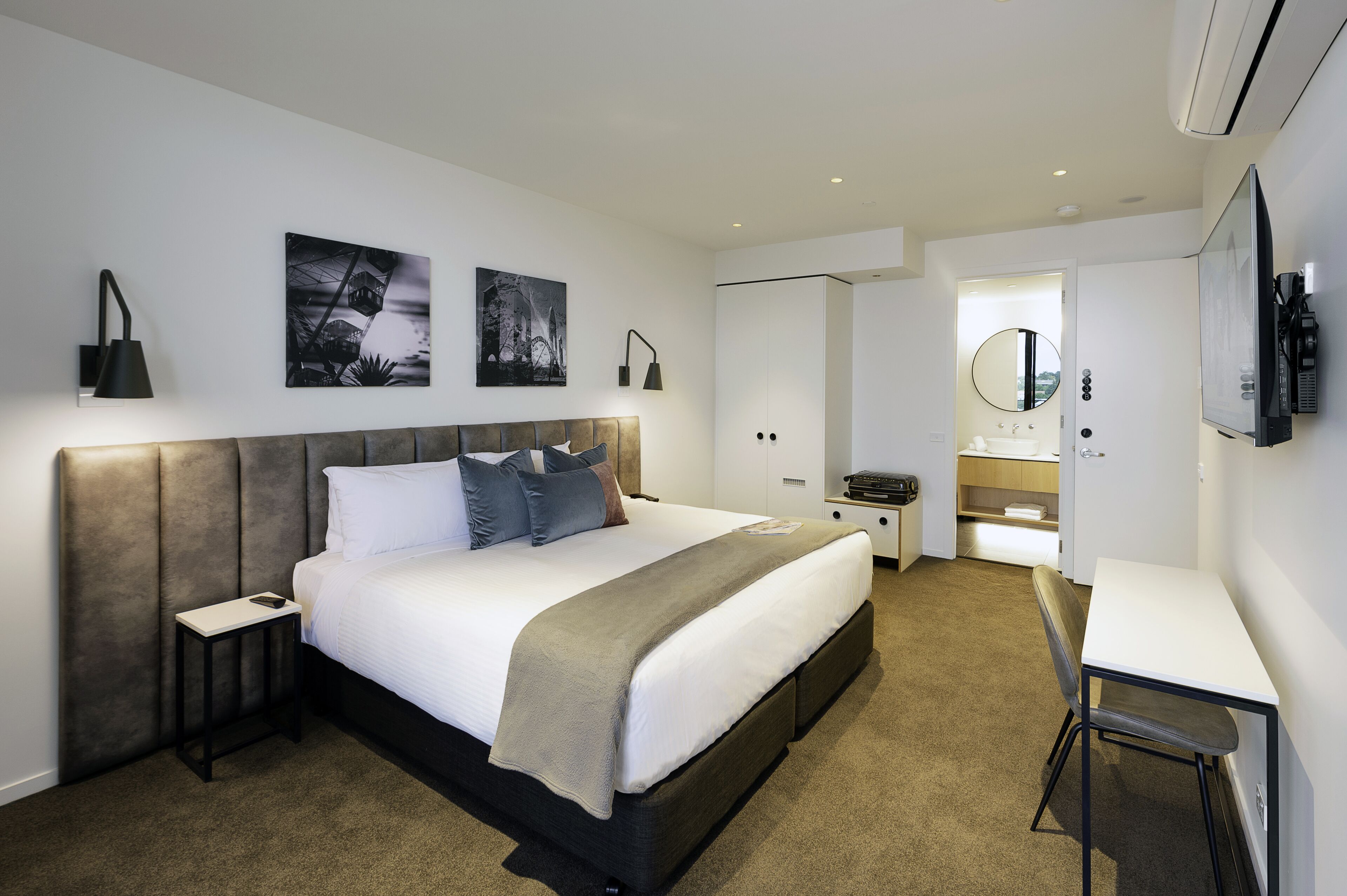 R Hotel Geelong
