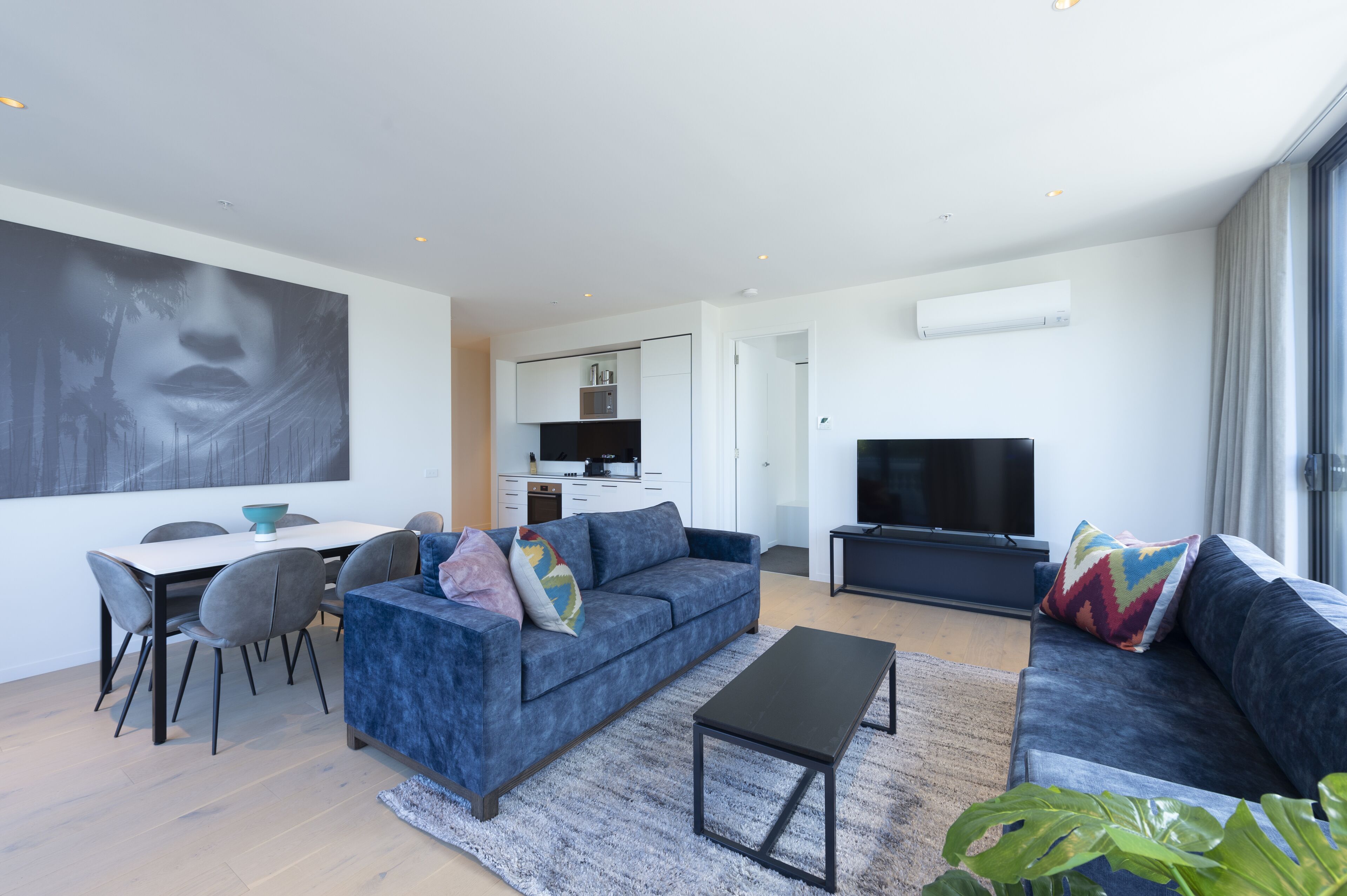 R Hotel Geelong