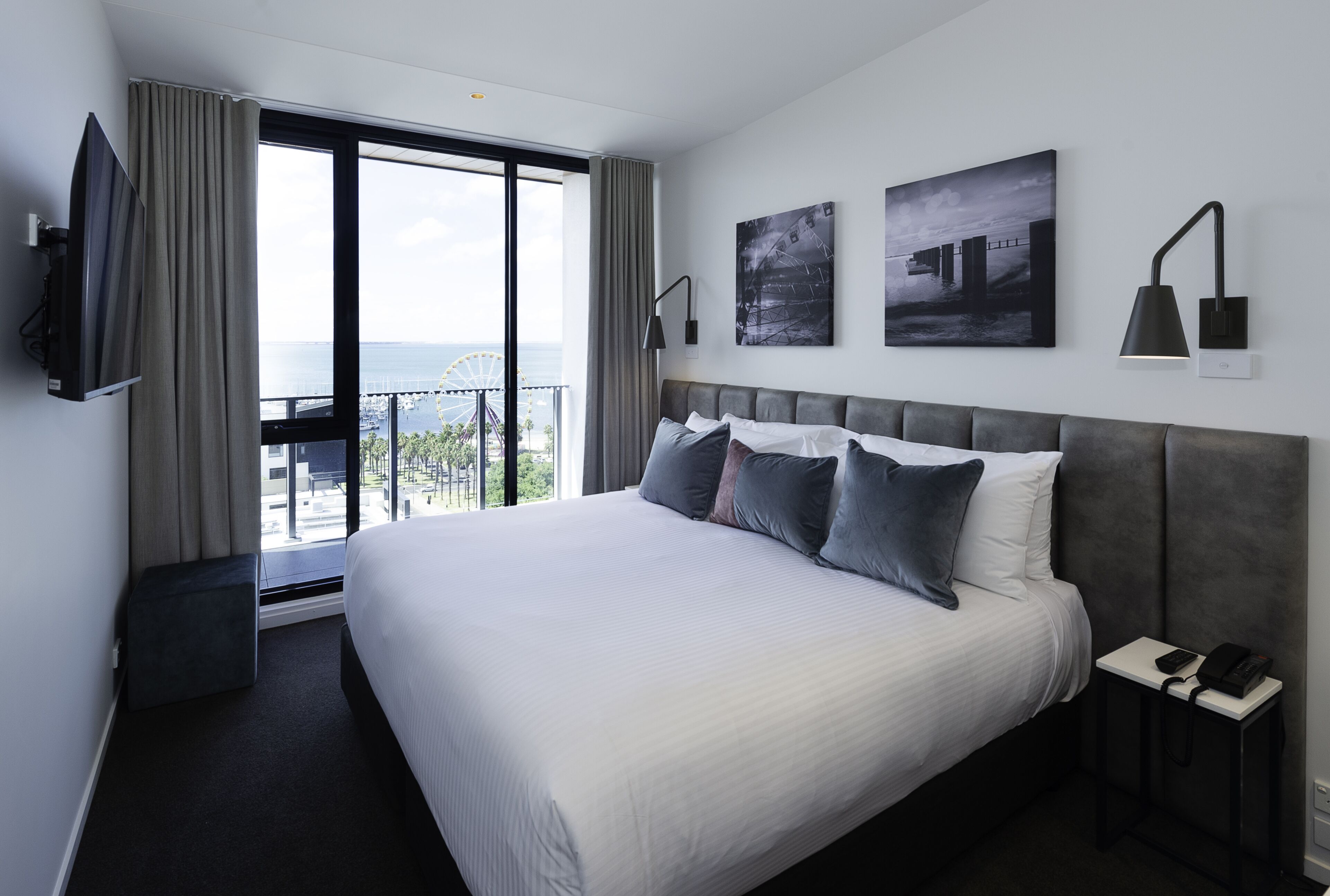 R Hotel Geelong