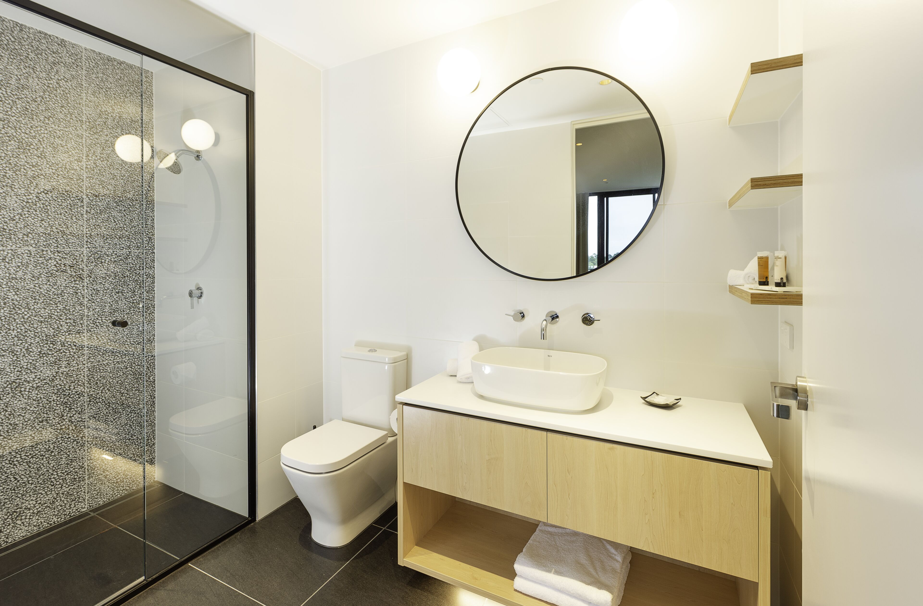 R Hotel Geelong