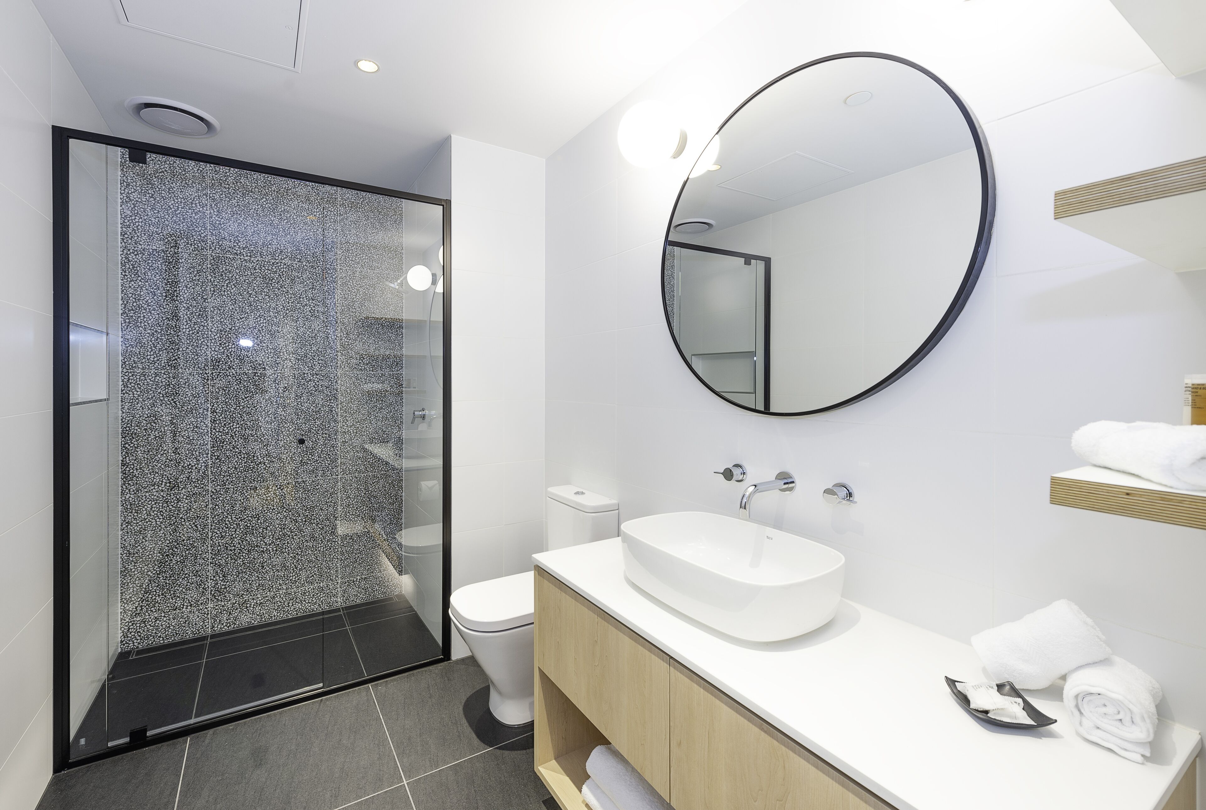R Hotel Geelong