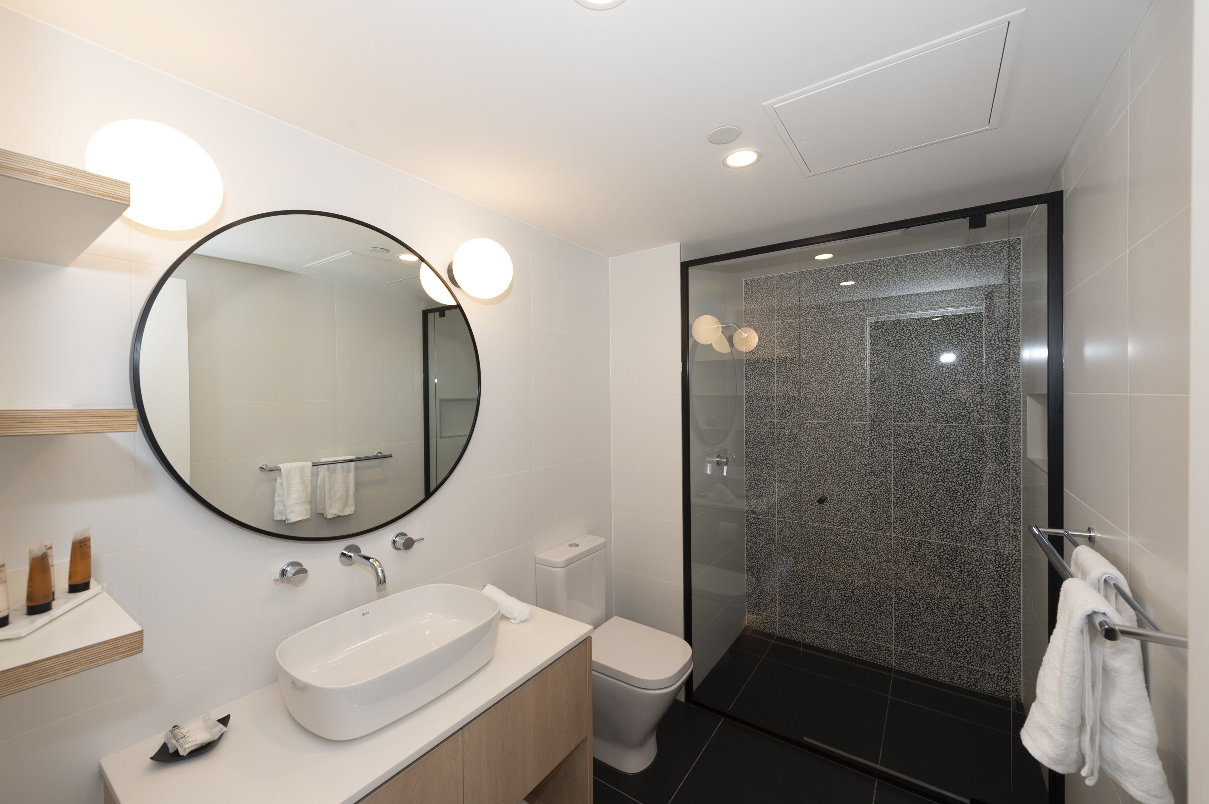 R Hotel Geelong