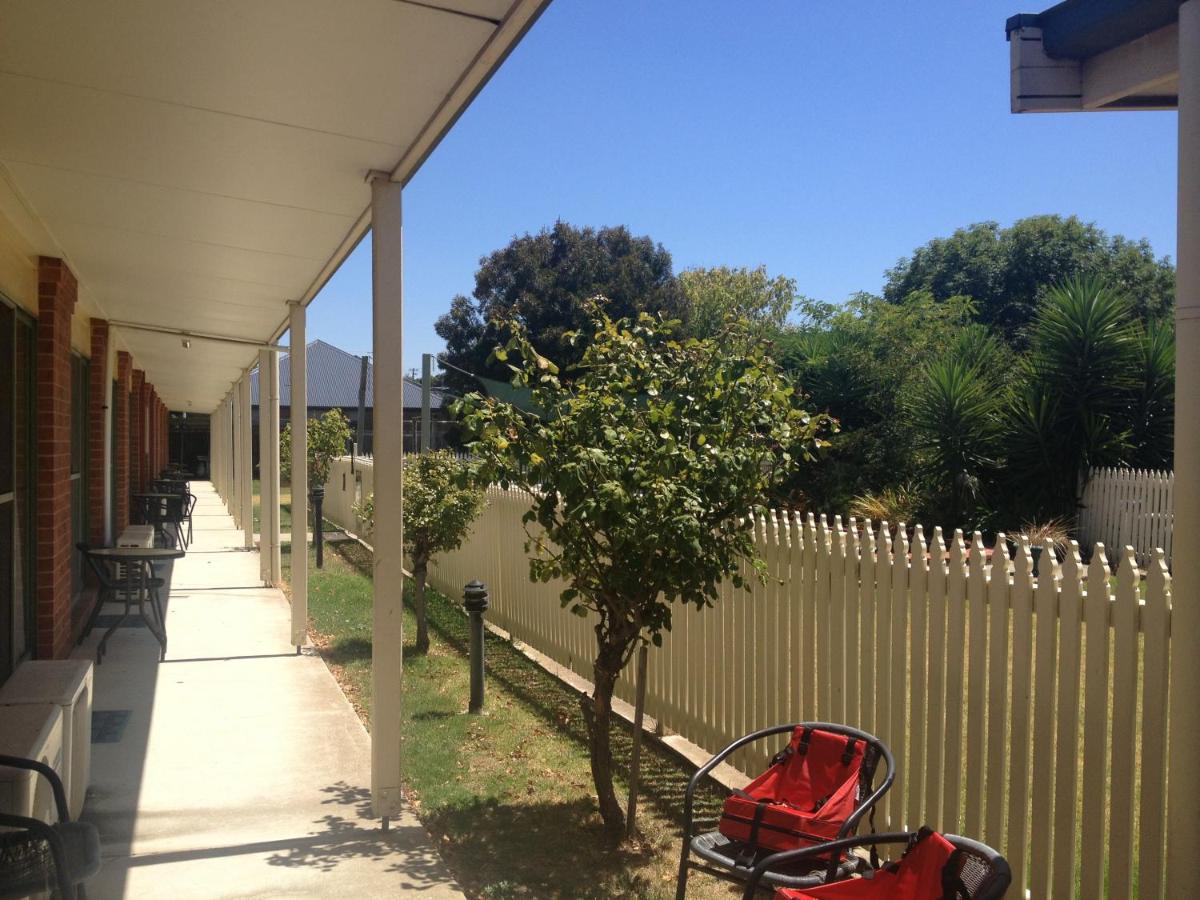 Rose Garden Motel