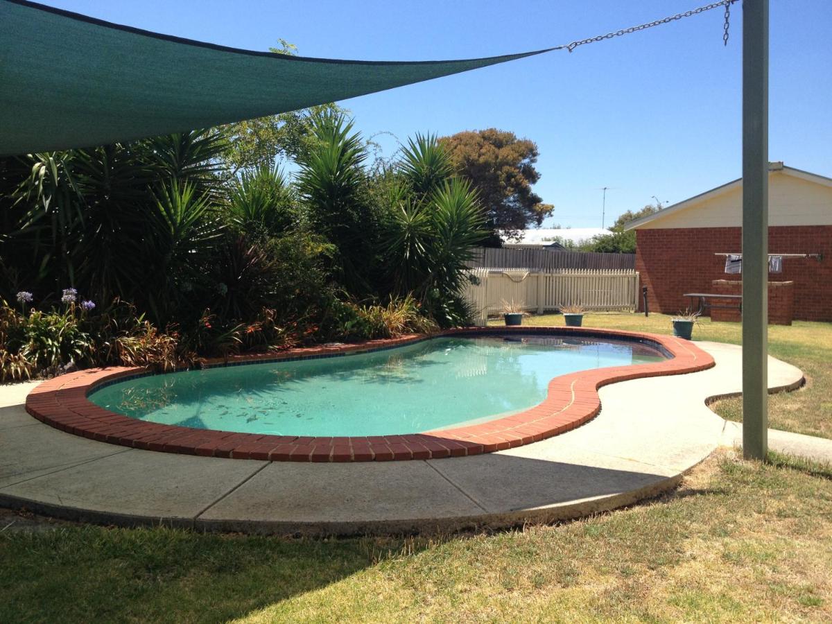 Rose Garden Motel