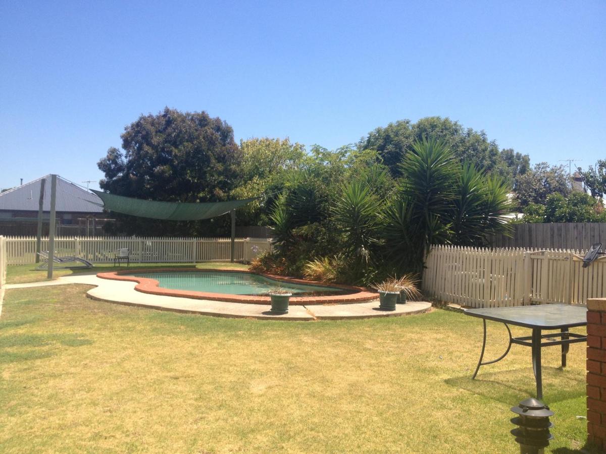 Rose Garden Motel