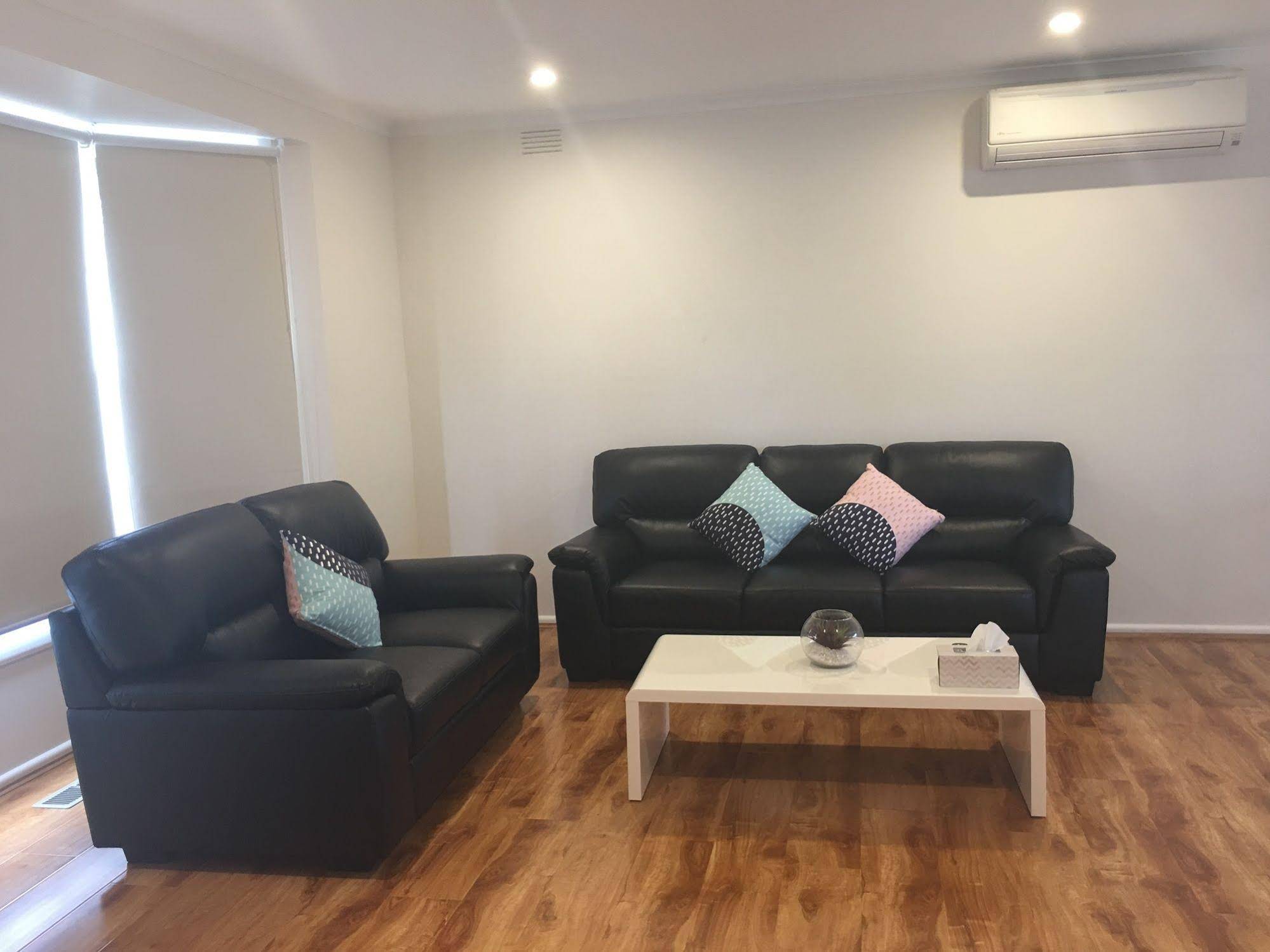 Ivy Units Glen Waverley