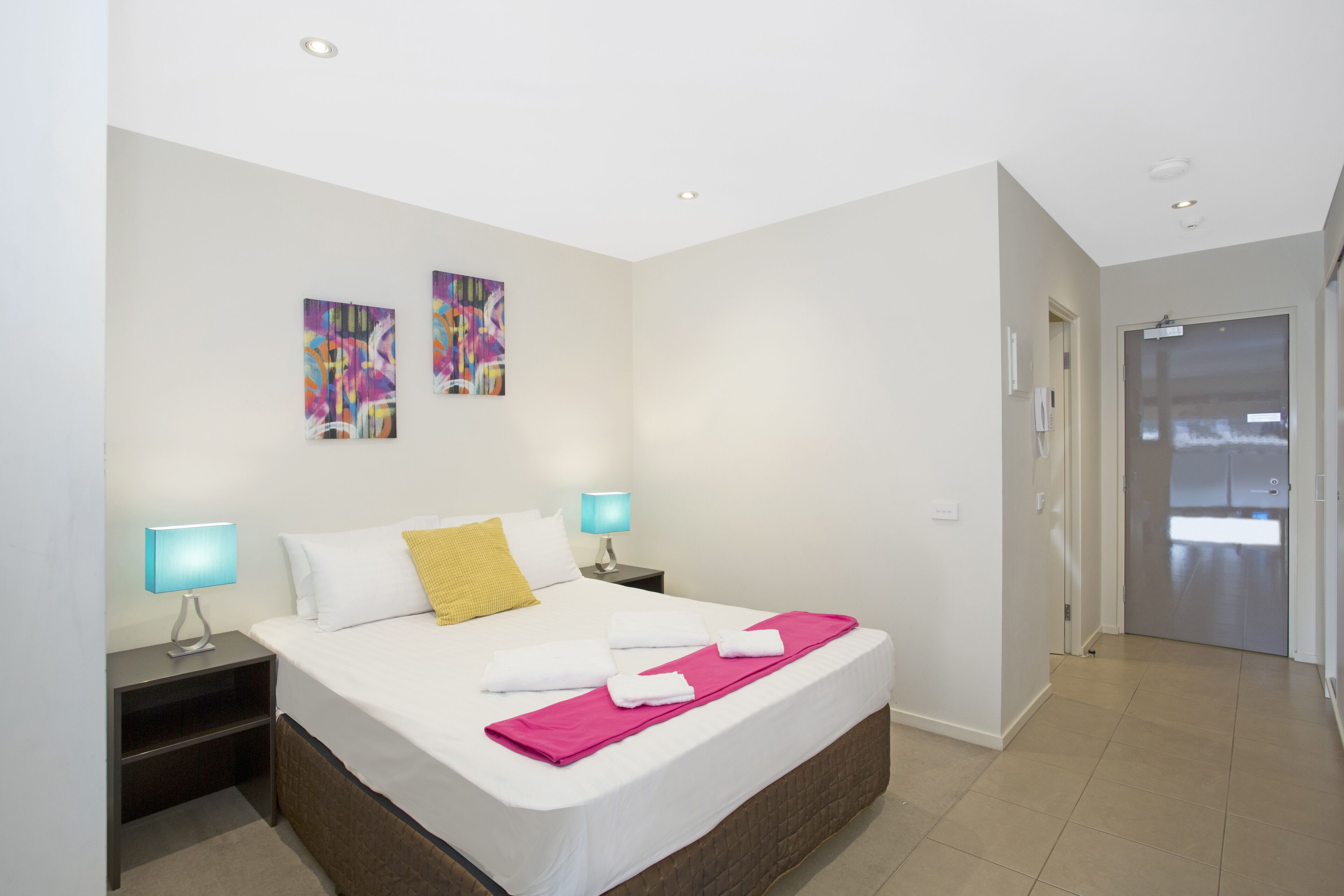 ViQi By Astra Apartments