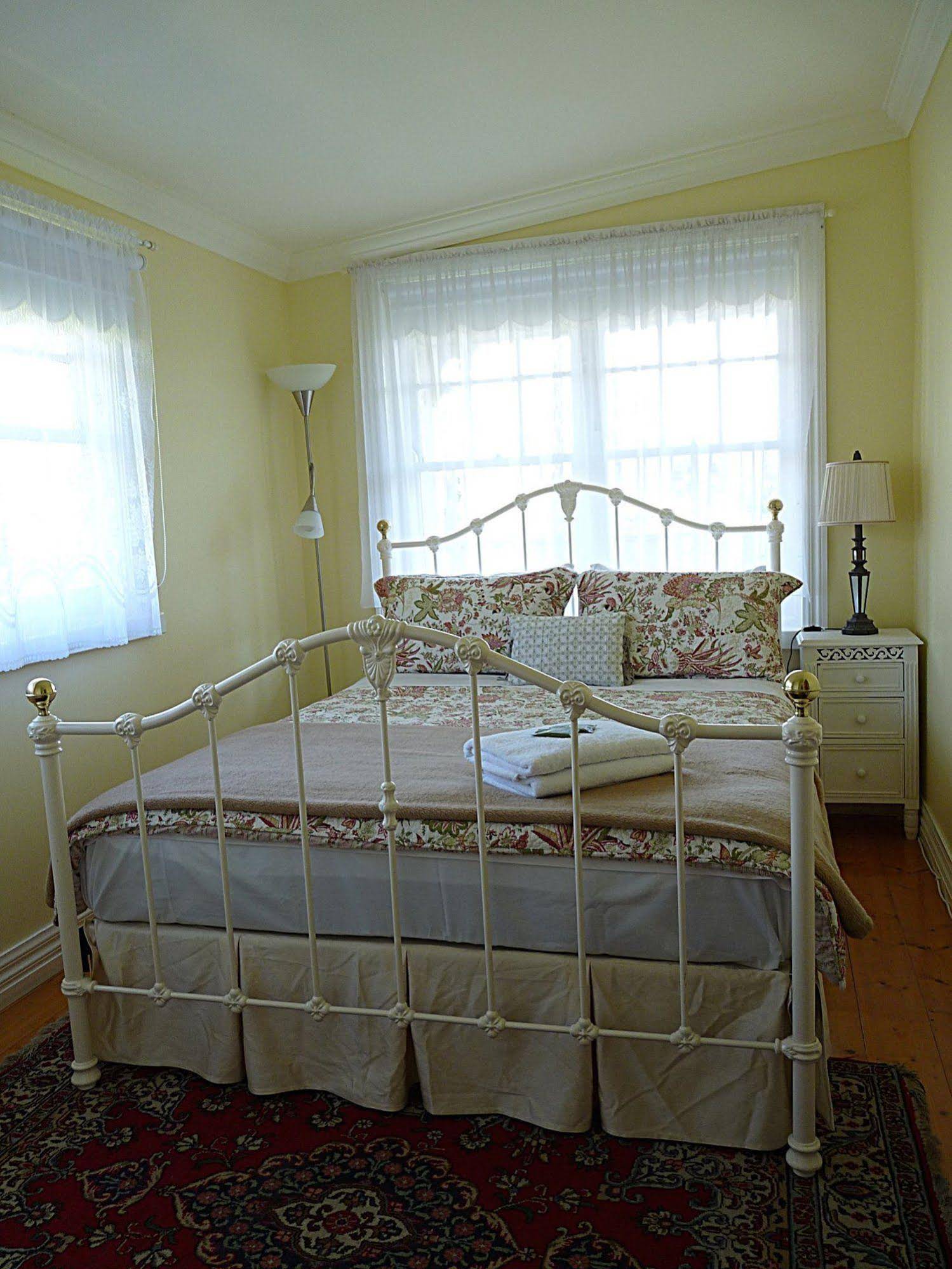 Brentwood Accommodation