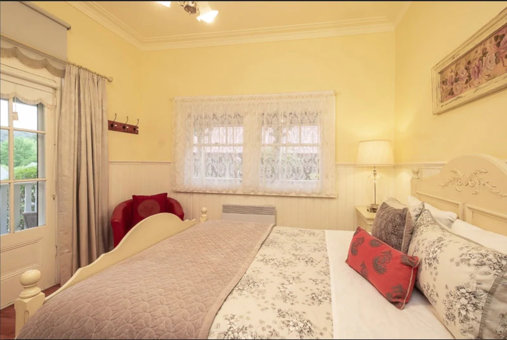Brentwood Cottage