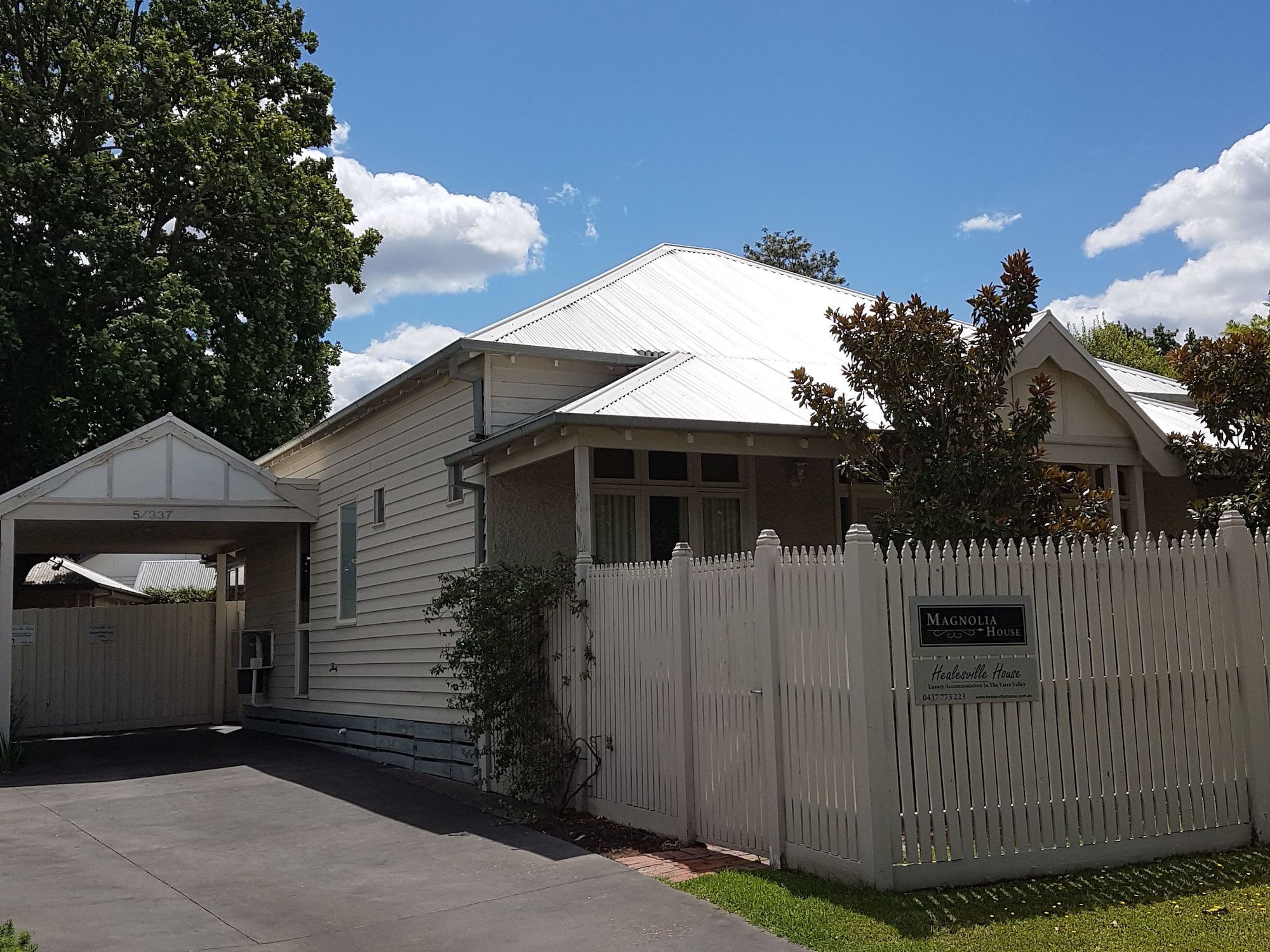 Healesville House - Magnolia House