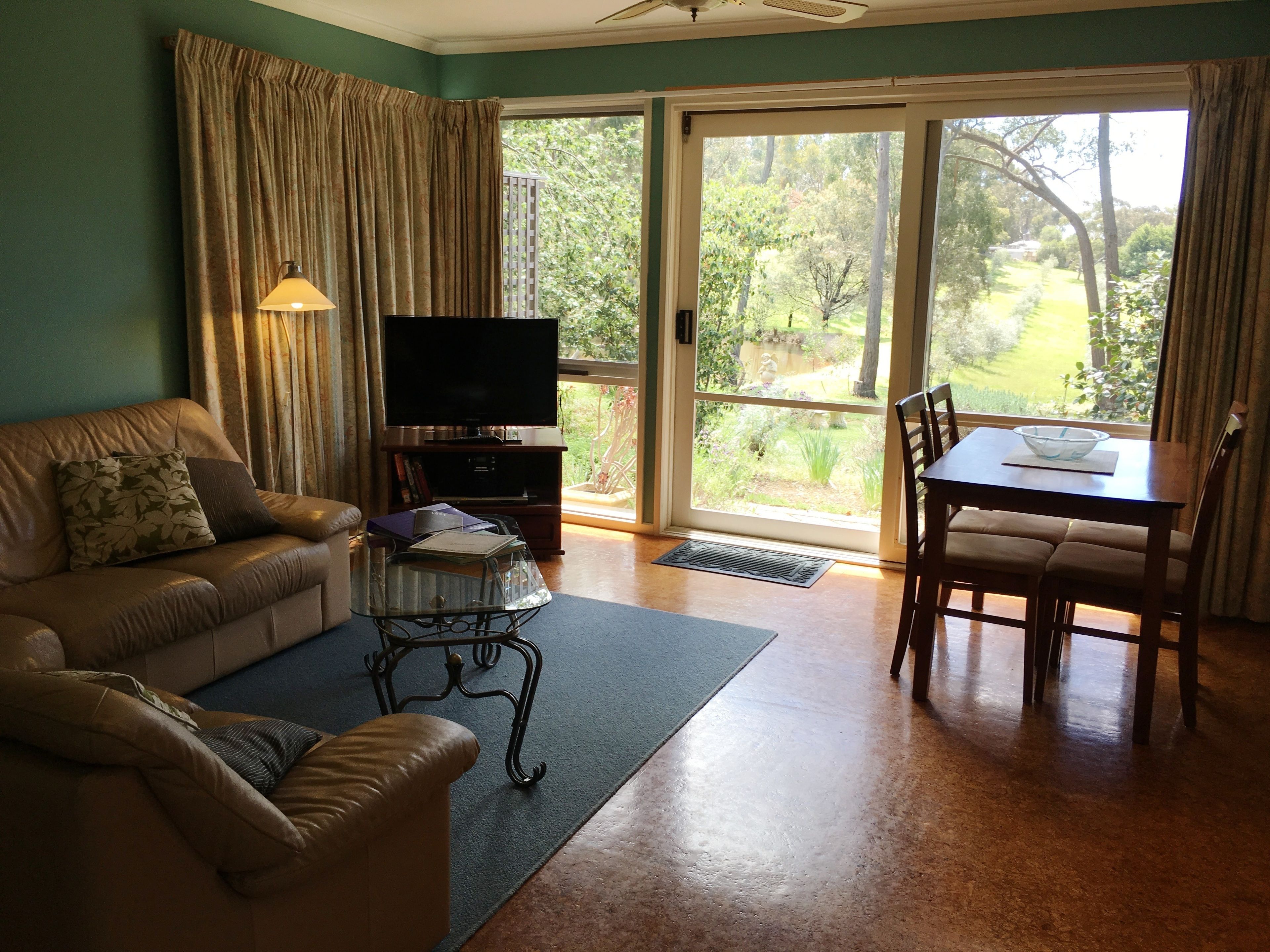 Countryside Retreat - Romantic Intimate Suite