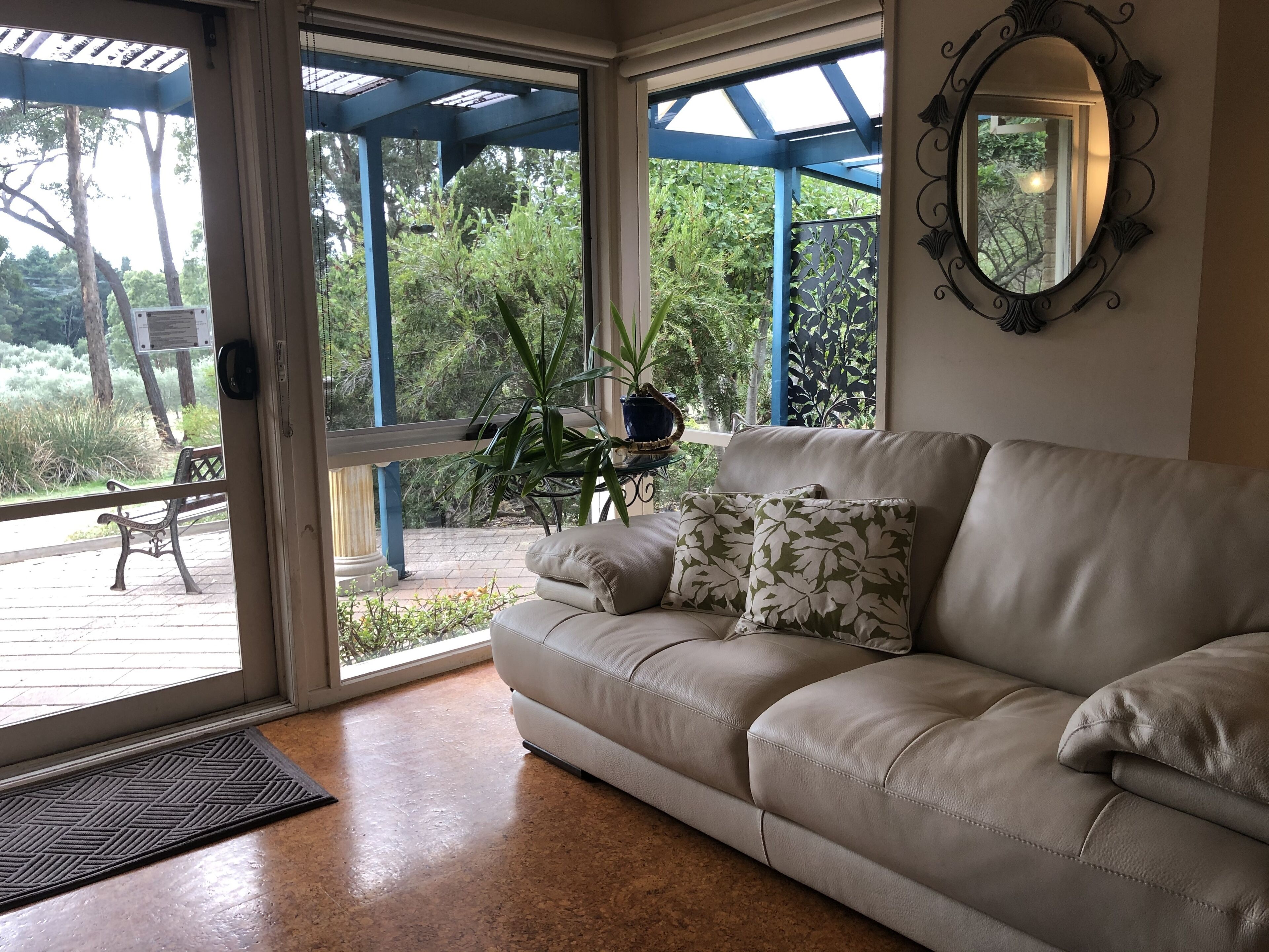Countryside Retreat - Romantic Intimate Suite