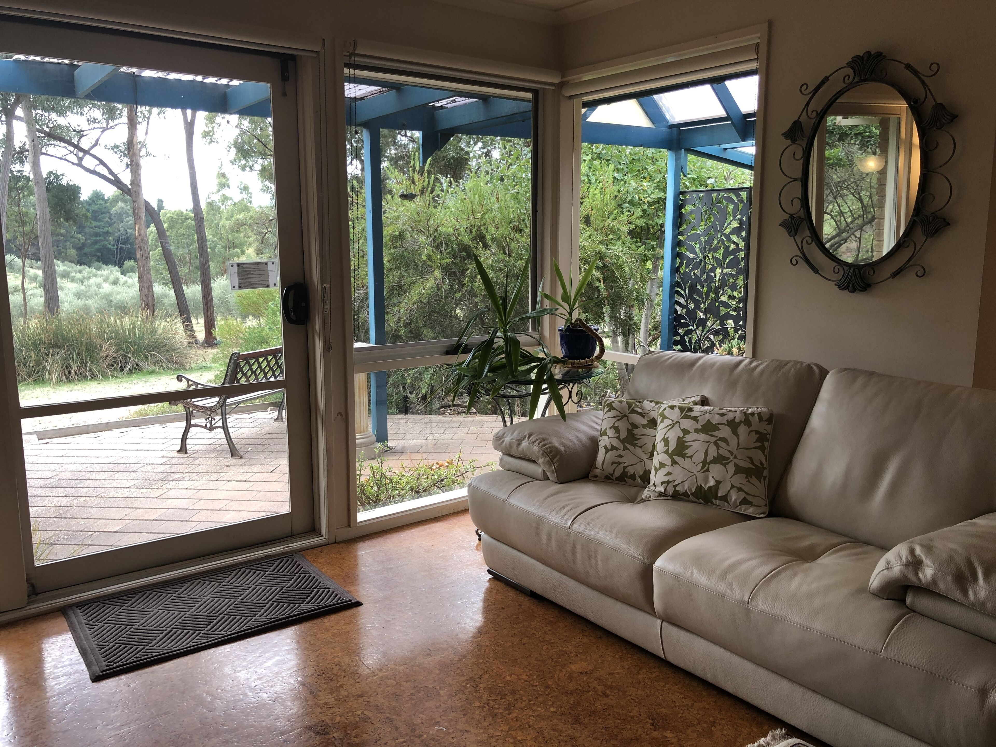 Countryside Retreat - Romantic Intimate Suite