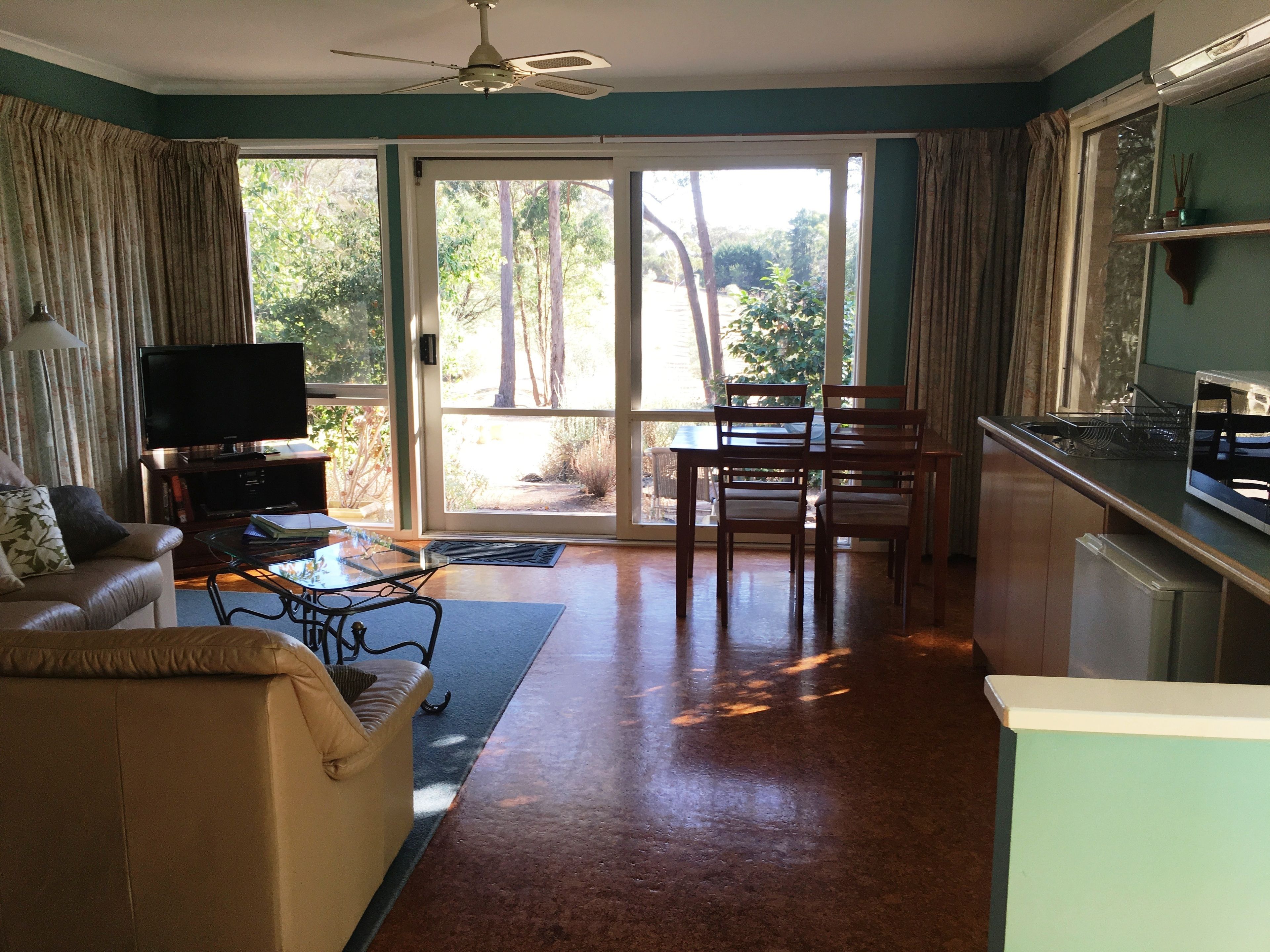 Countryside Retreat - Romantic Intimate Suite