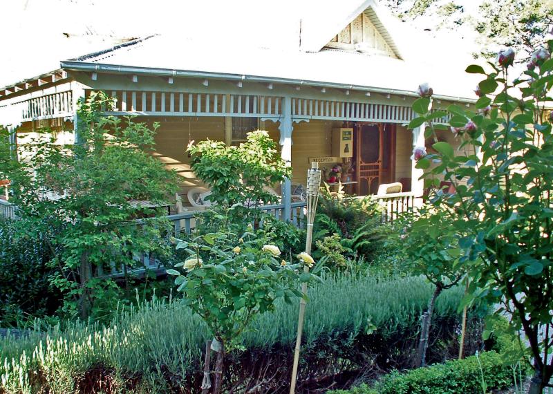 Mooltan House
