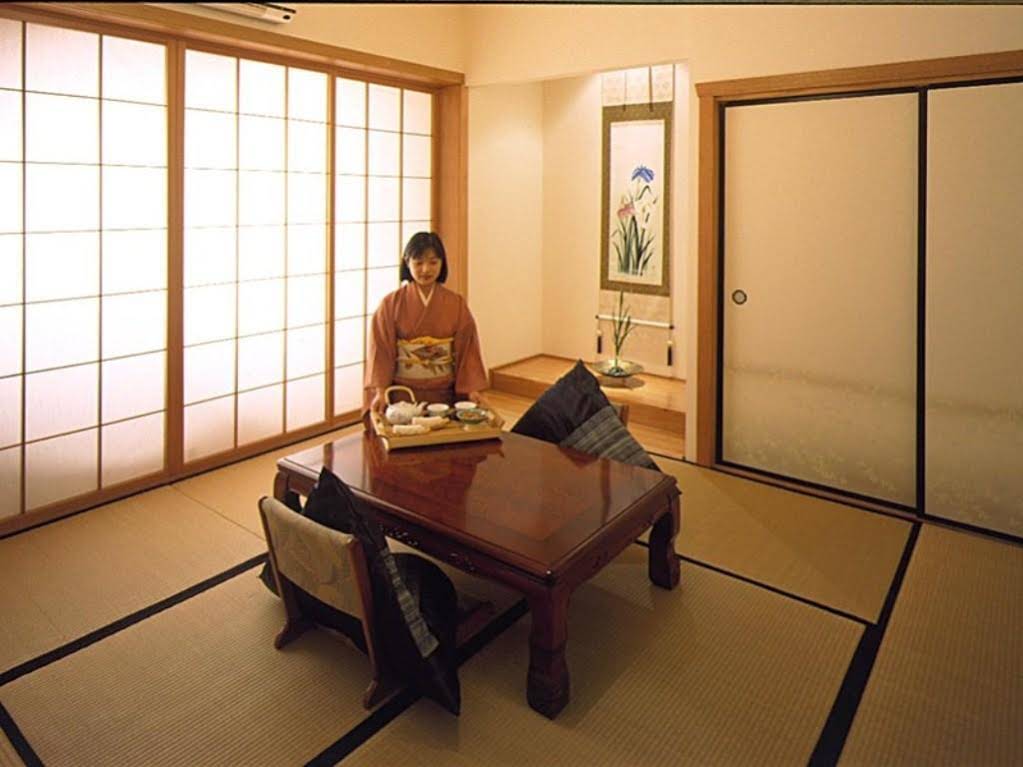 Shizuka Ryokan Japanese Guesthouse