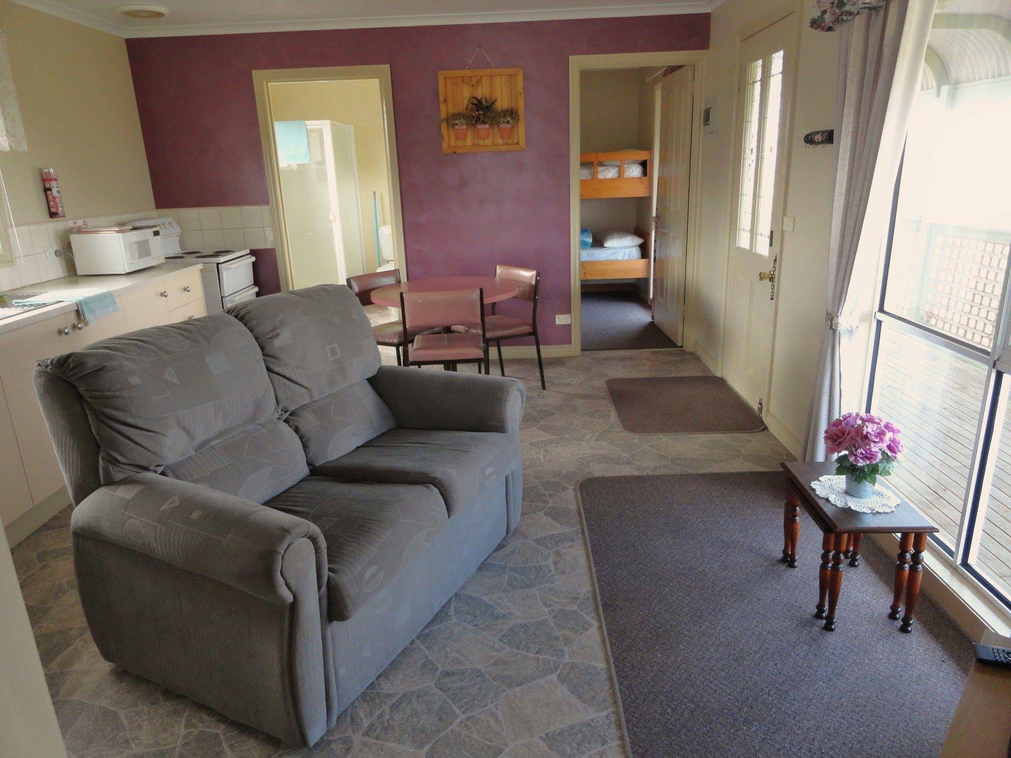 High View Family Cottages