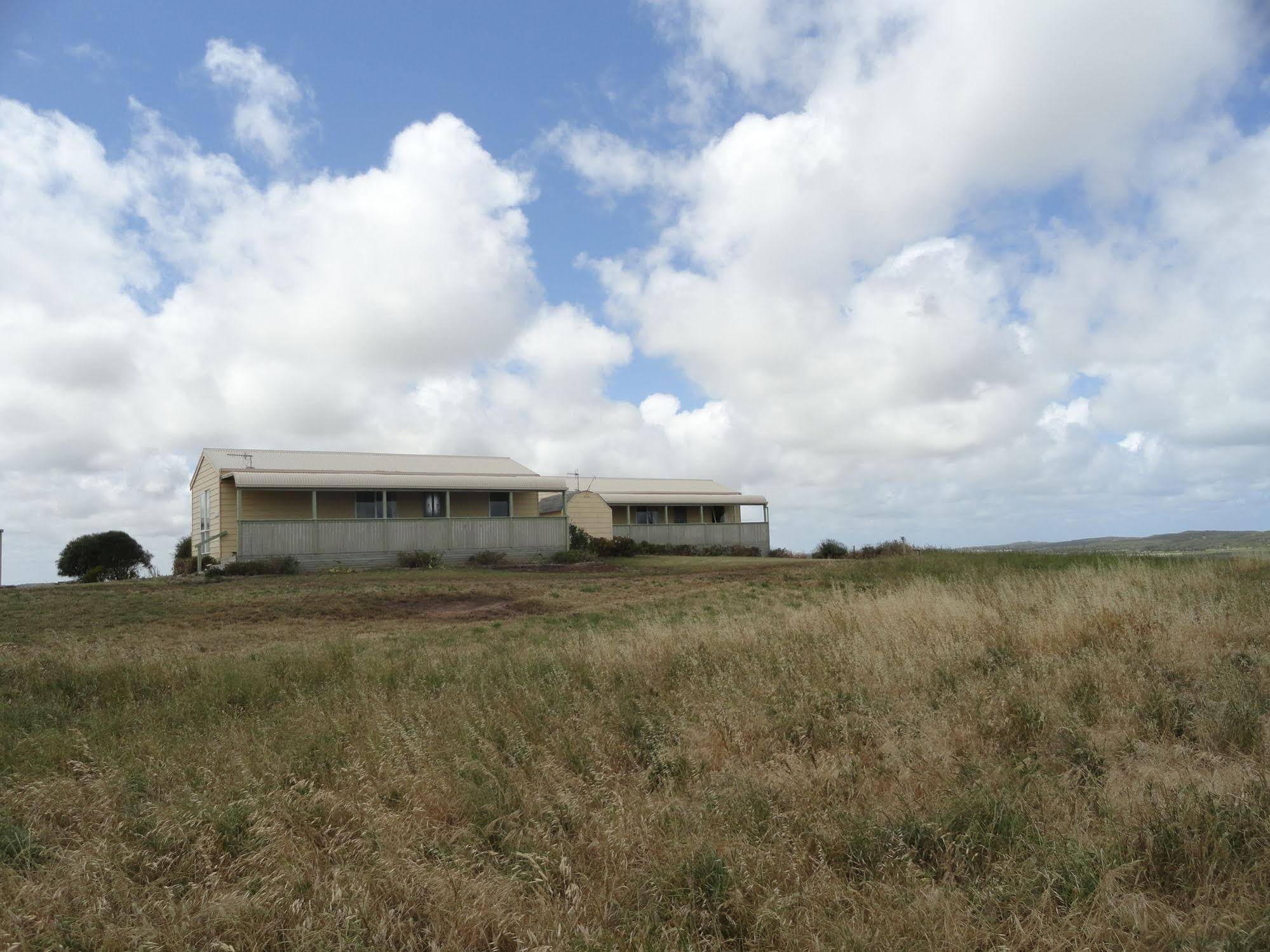 High View Family Cottages