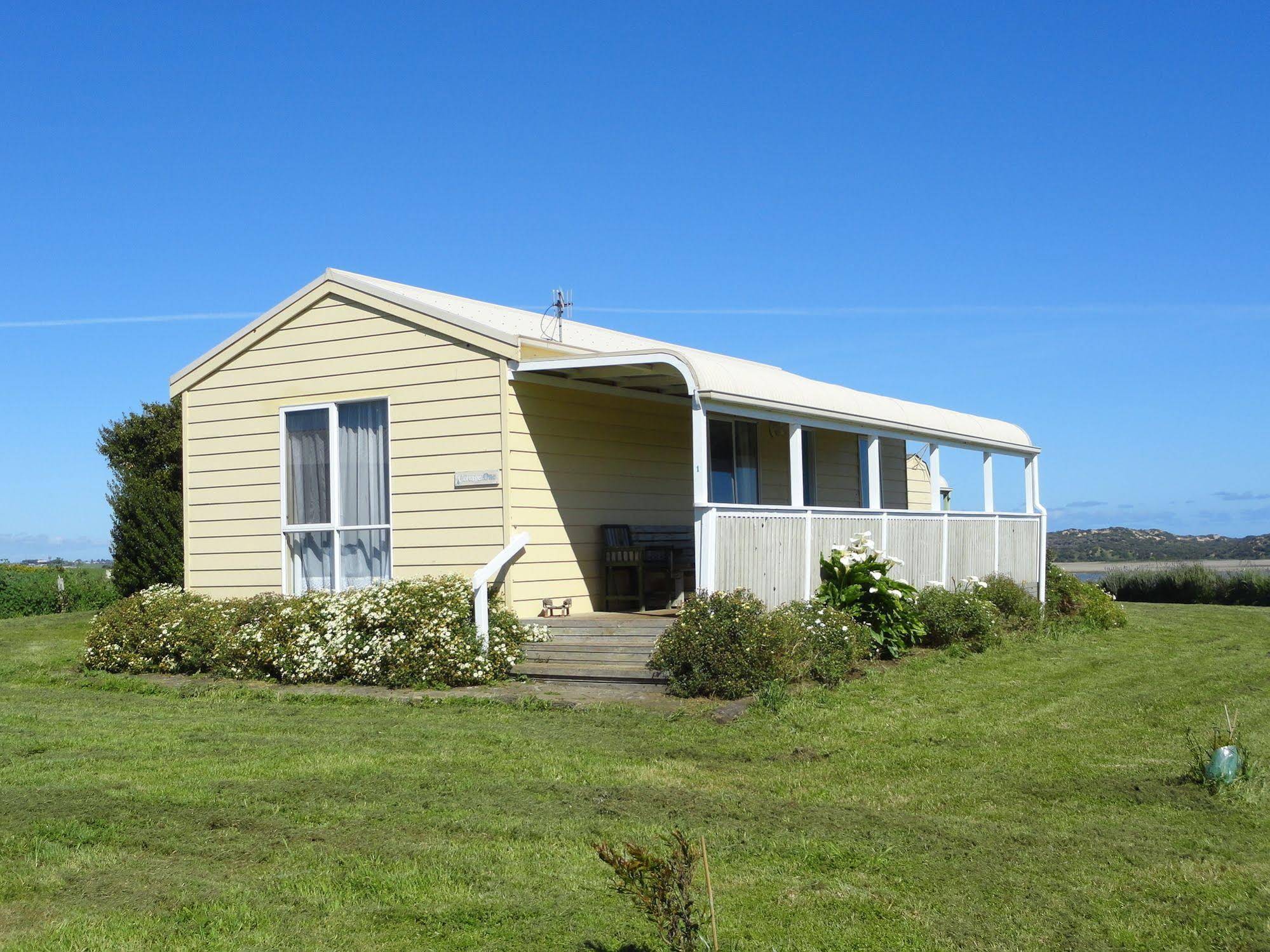 High View Family Cottages
