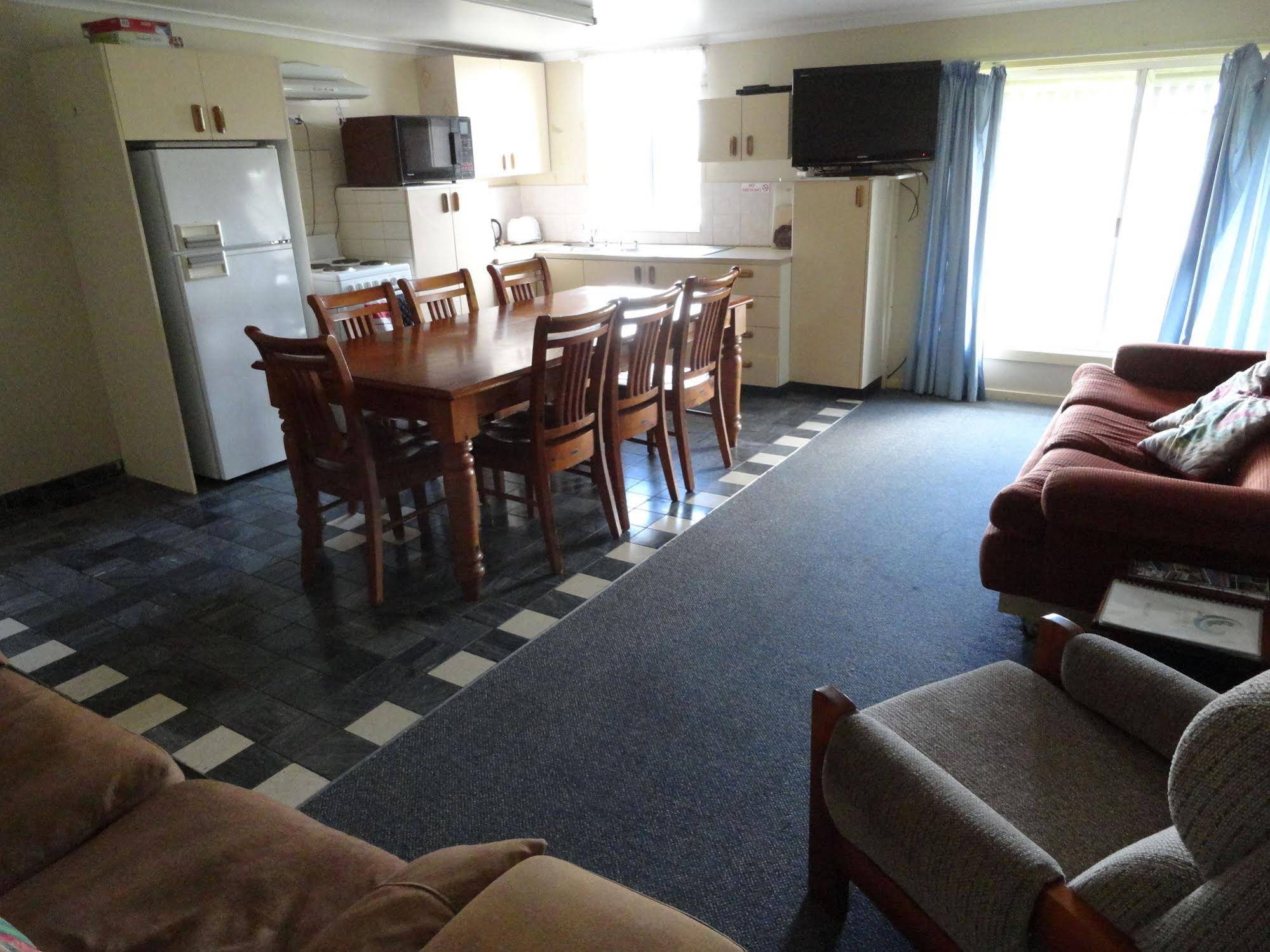High View Family Cottages