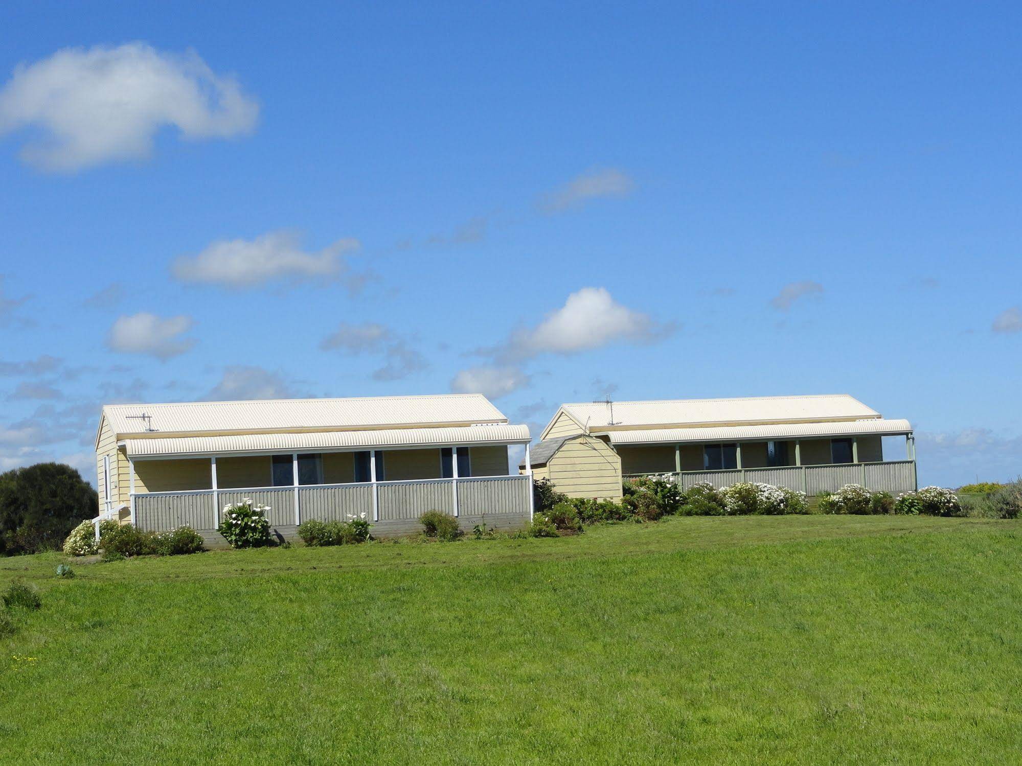 High View Family Cottages