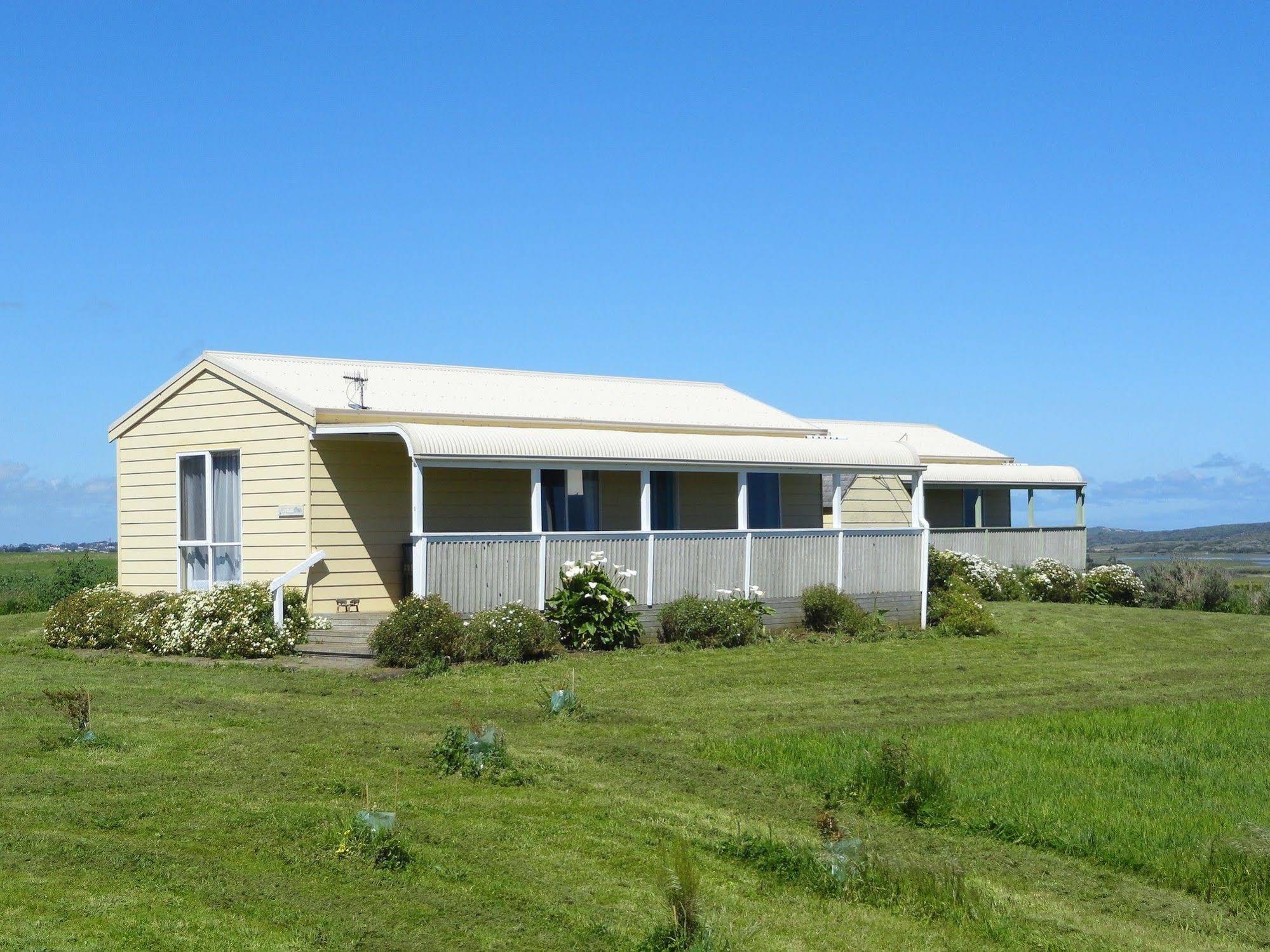 High View Family Cottages