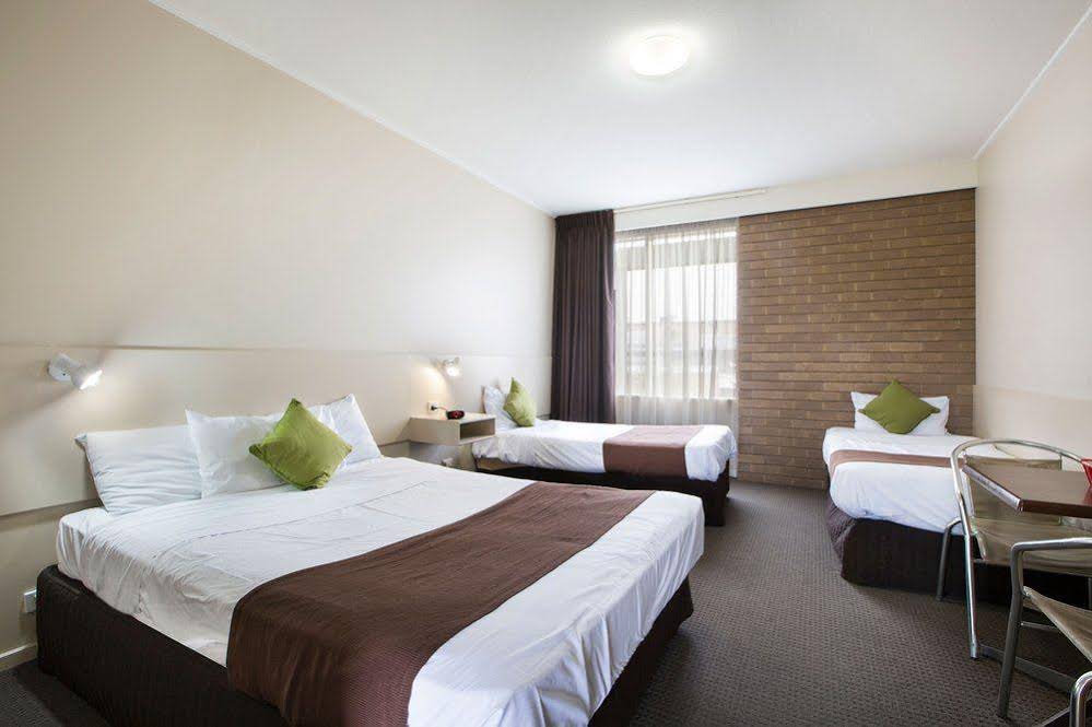 Nightcap at Keysborough Hotel
