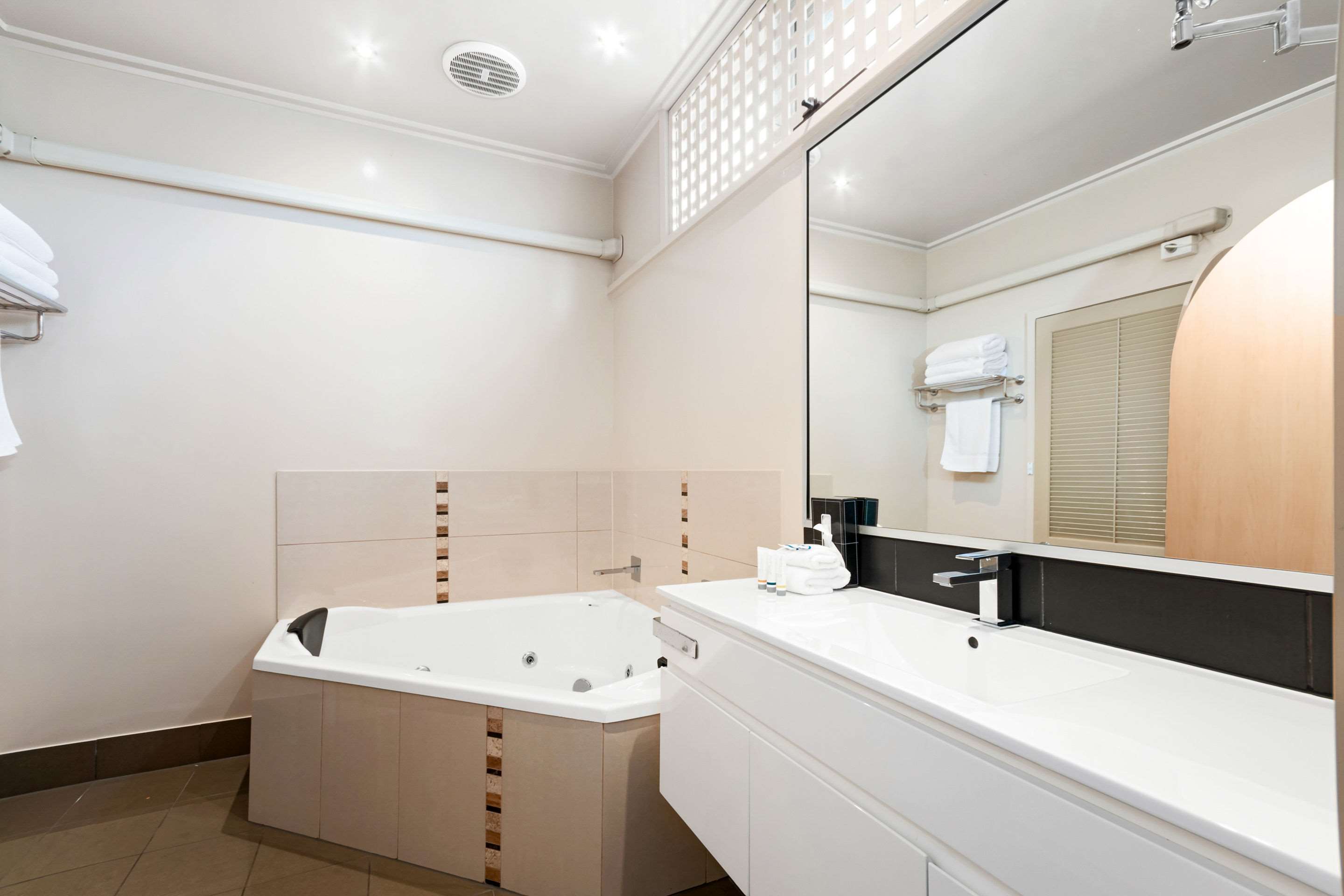 Comfort Inn & Suites Lakes Entrance