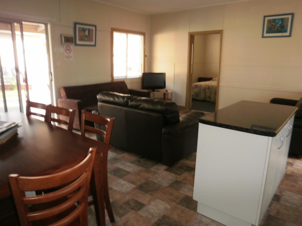 Kickback Cottages