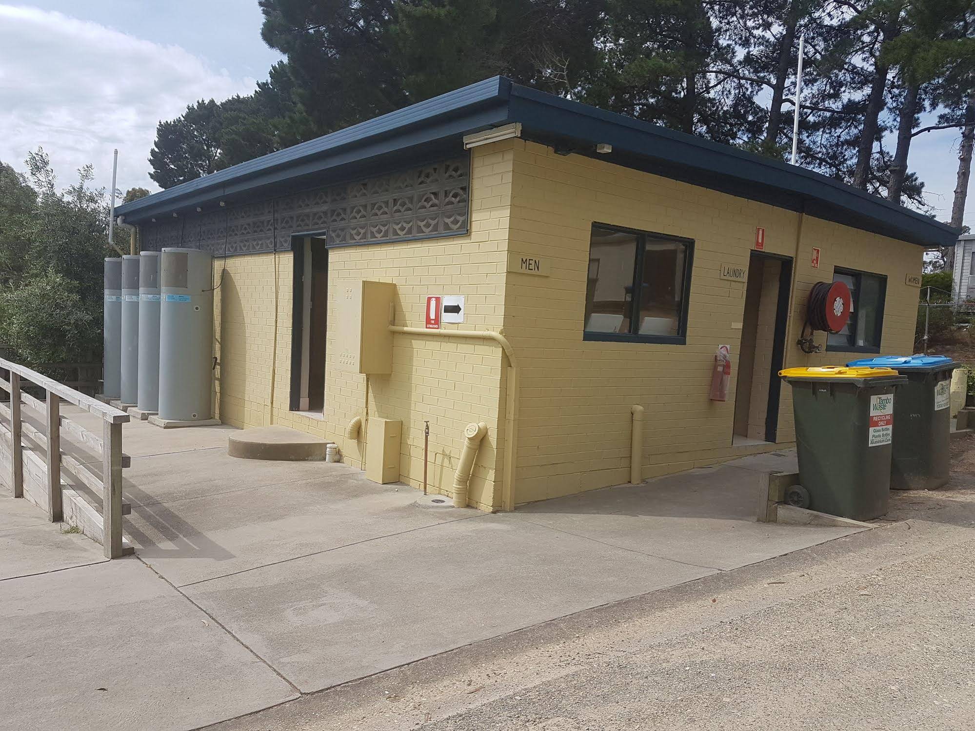 Lakes Caravilla Caravan Park