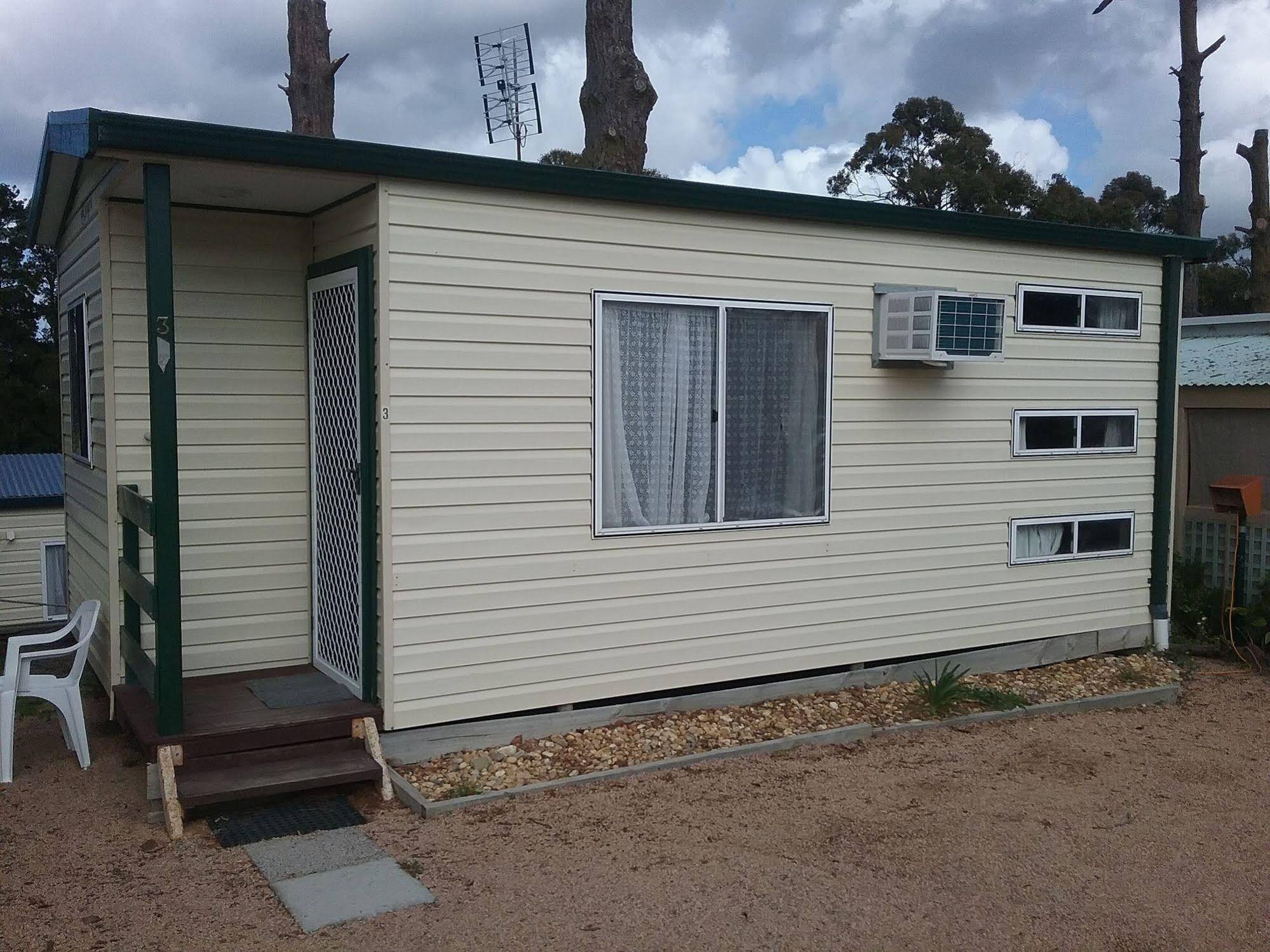 Lakes Caravilla Caravan Park