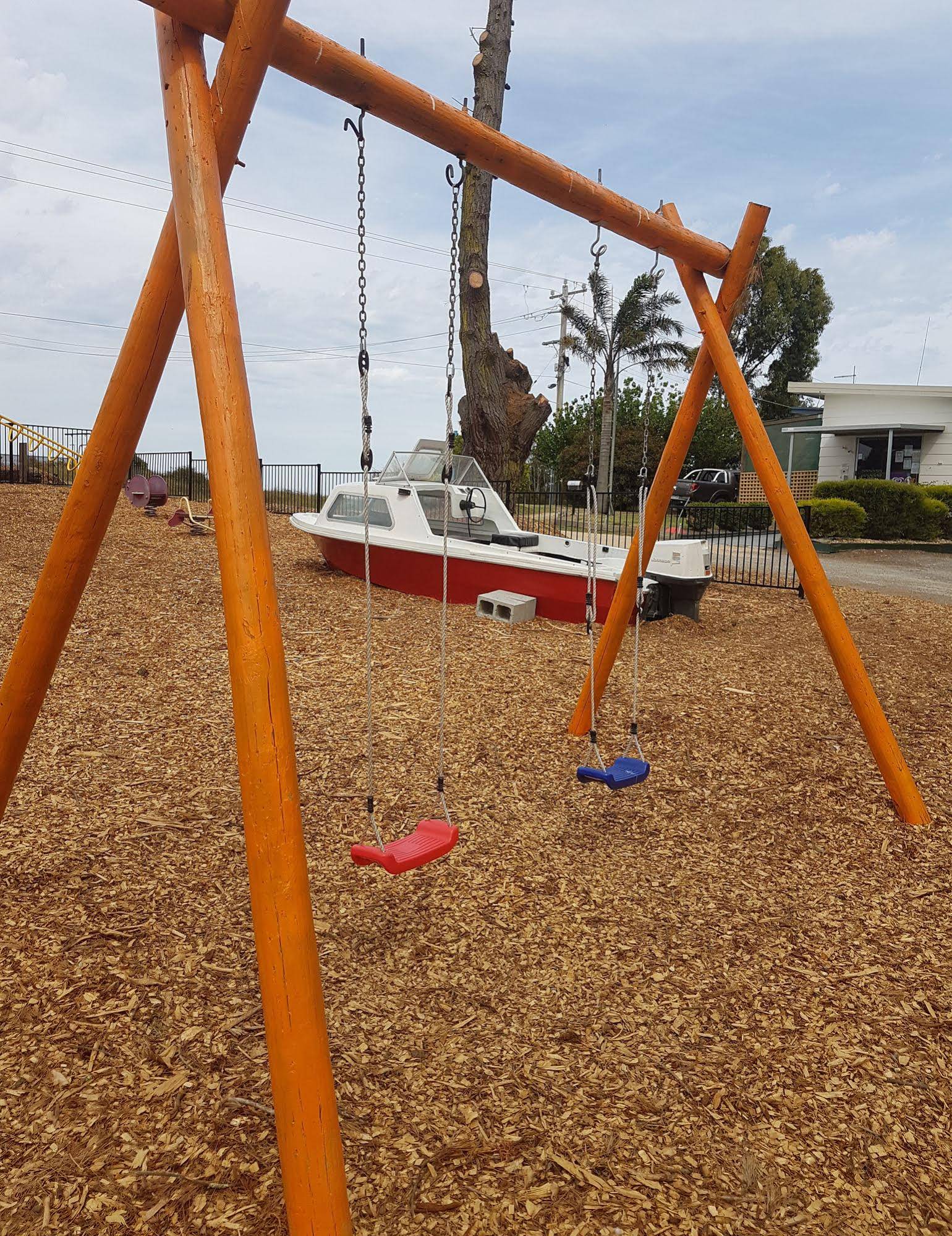 Lakes Caravilla Caravan Park