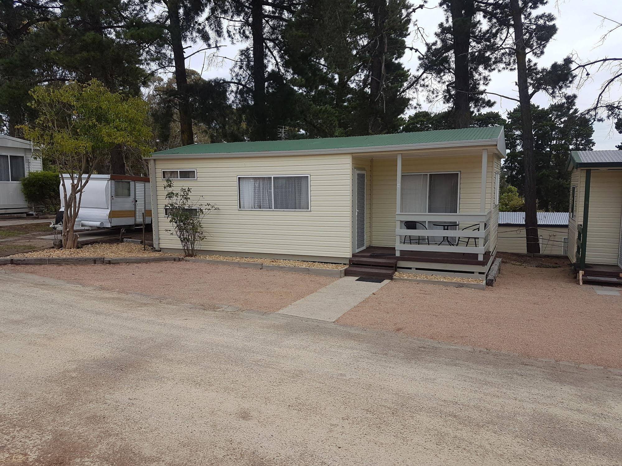 Lakes Caravilla Caravan Park