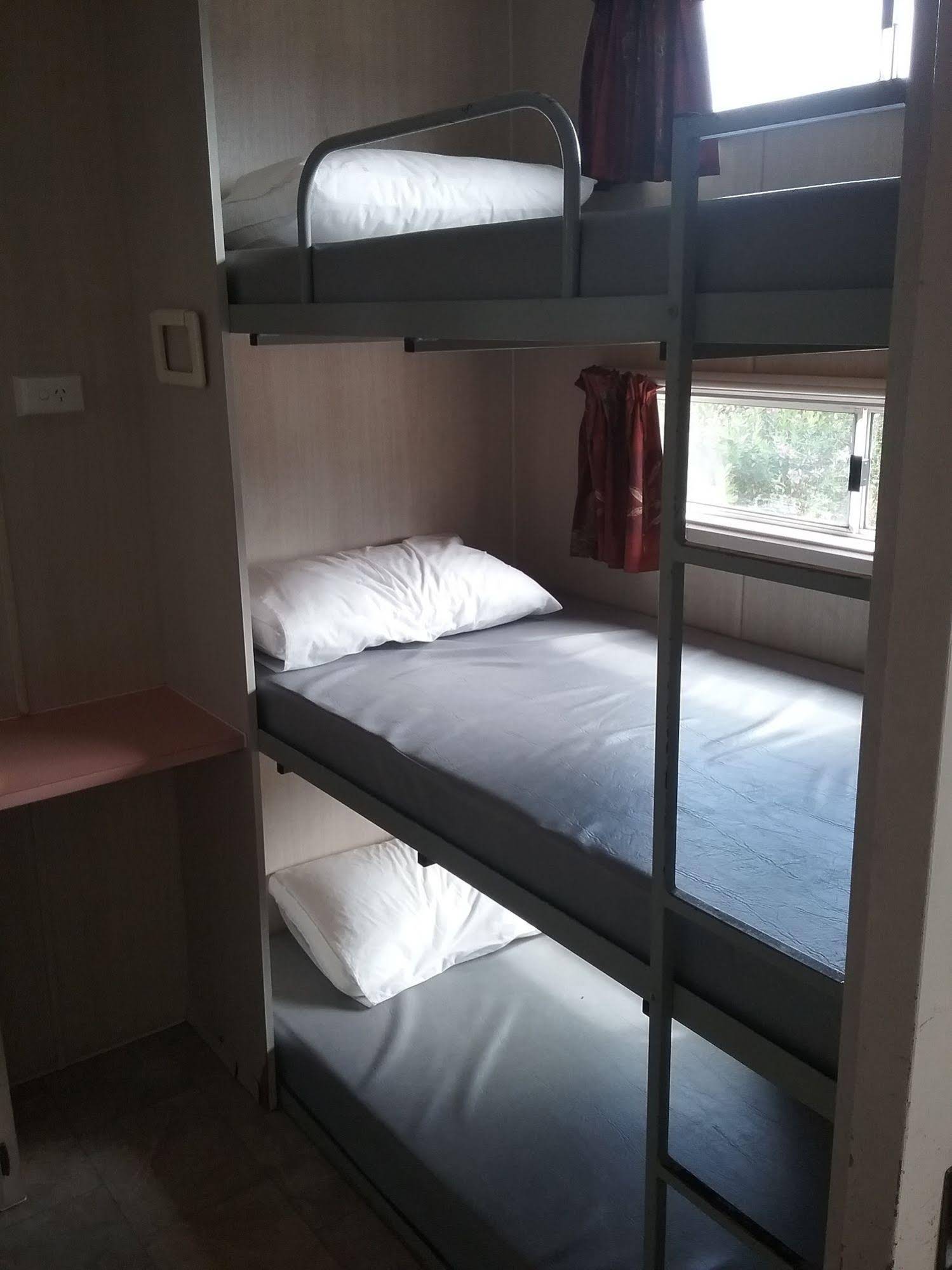 Lakes Caravilla Caravan Park