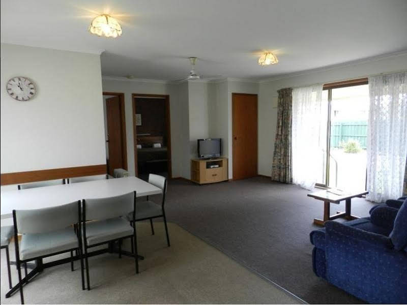 Lakes Jakaranda Holiday Units