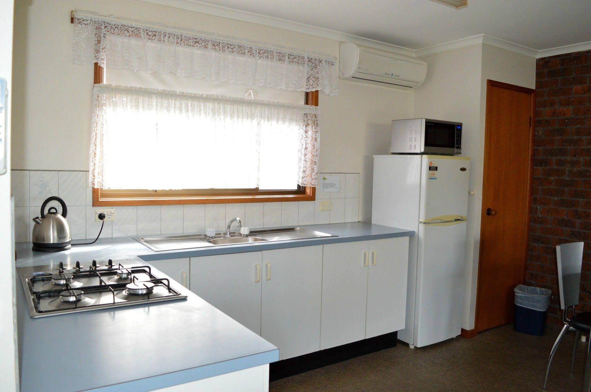 Lakes Jakaranda Holiday Units