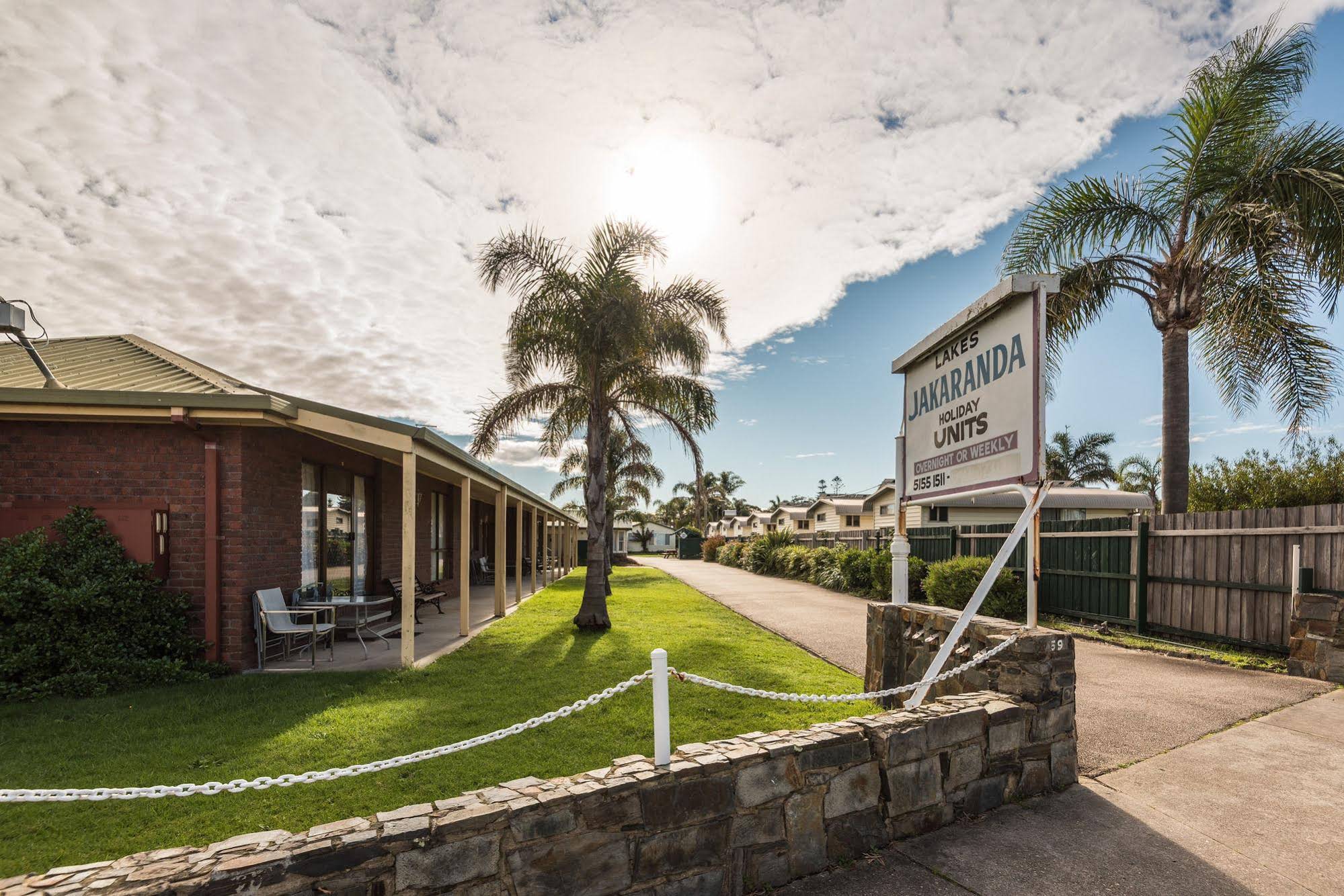 Lakes Jakaranda Holiday Units