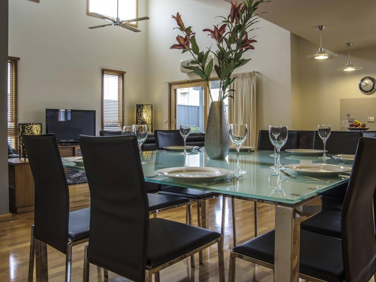 The Lakes Apartments