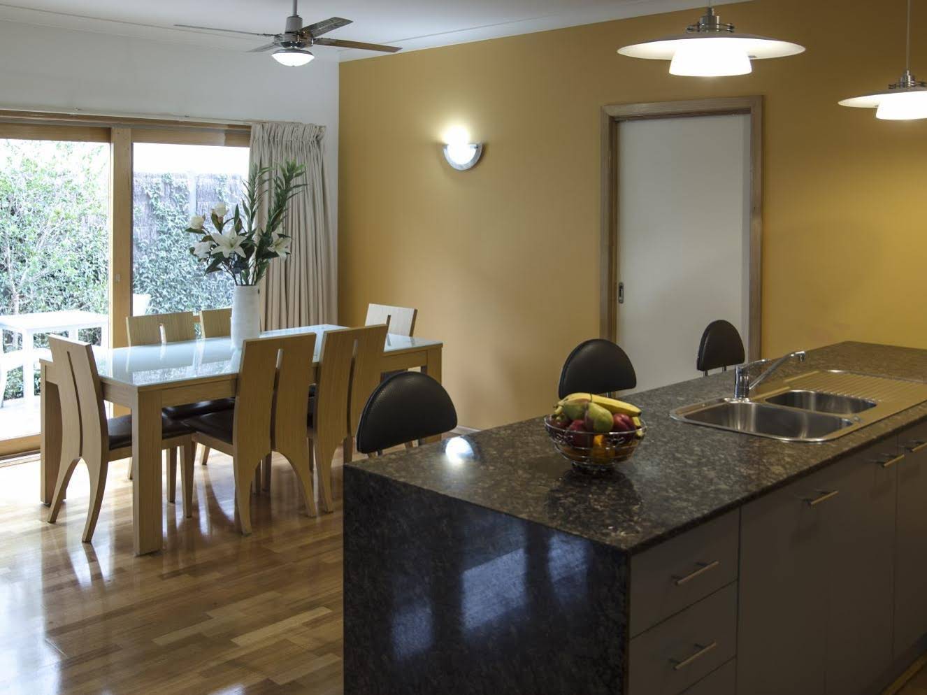 The Lakes Apartments