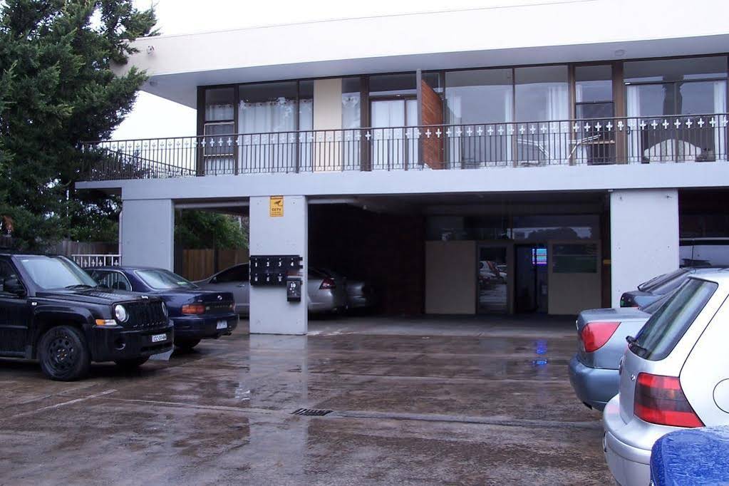 Westside Serviced Apartments