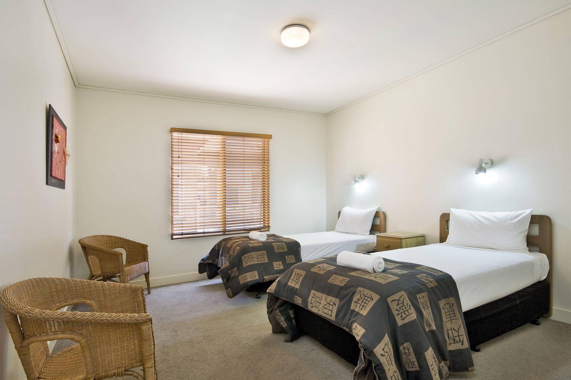 Lornebeach Apartments